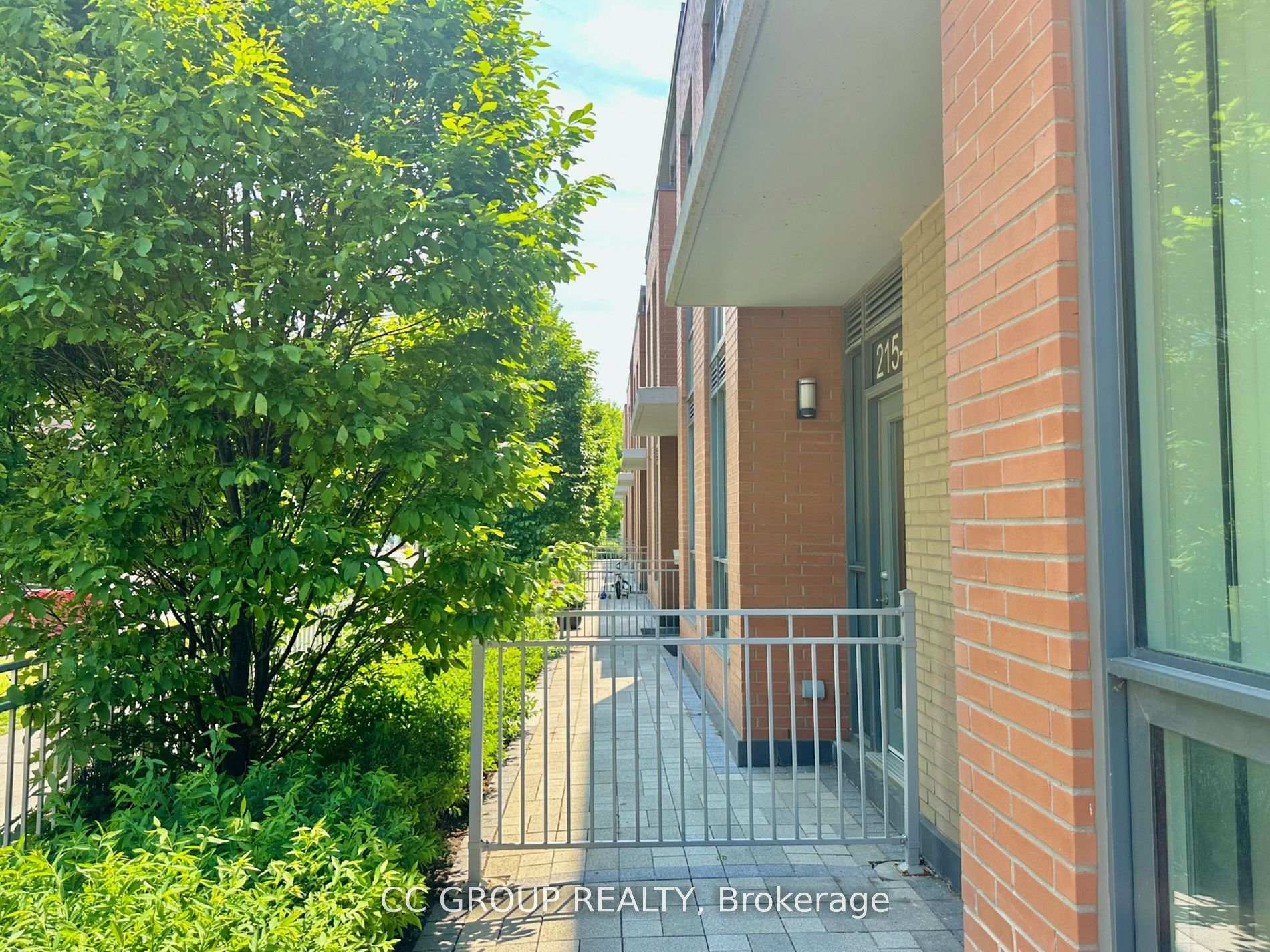 Photo 3 of Unit Th13, 215 Bonis Avenue, Scarborough, Tam O'Shanter-Sullivan — HOMEH