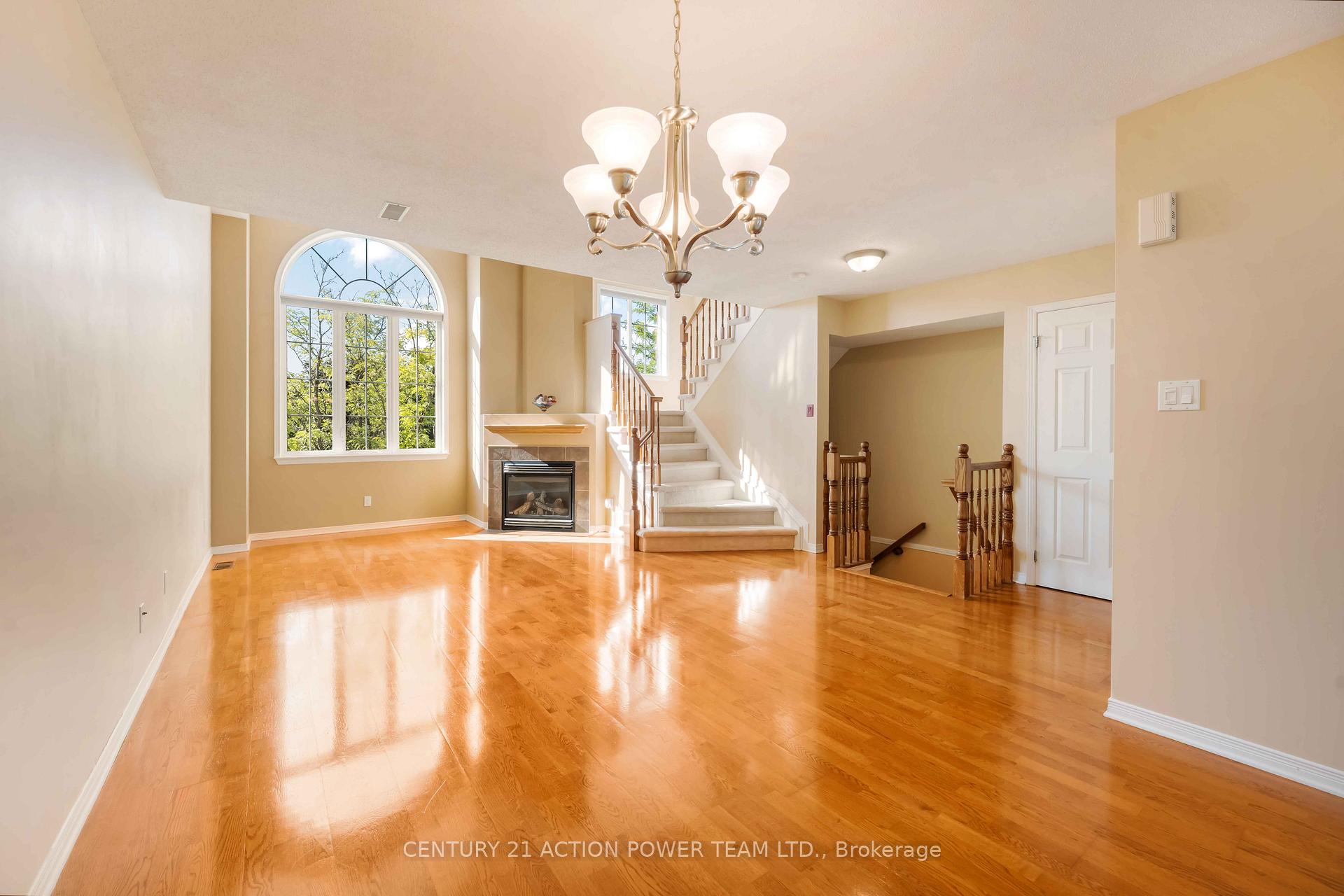 Photo 6 of 123 Gatestone Private, Ottawa, Beacon Hill South — HOMEH