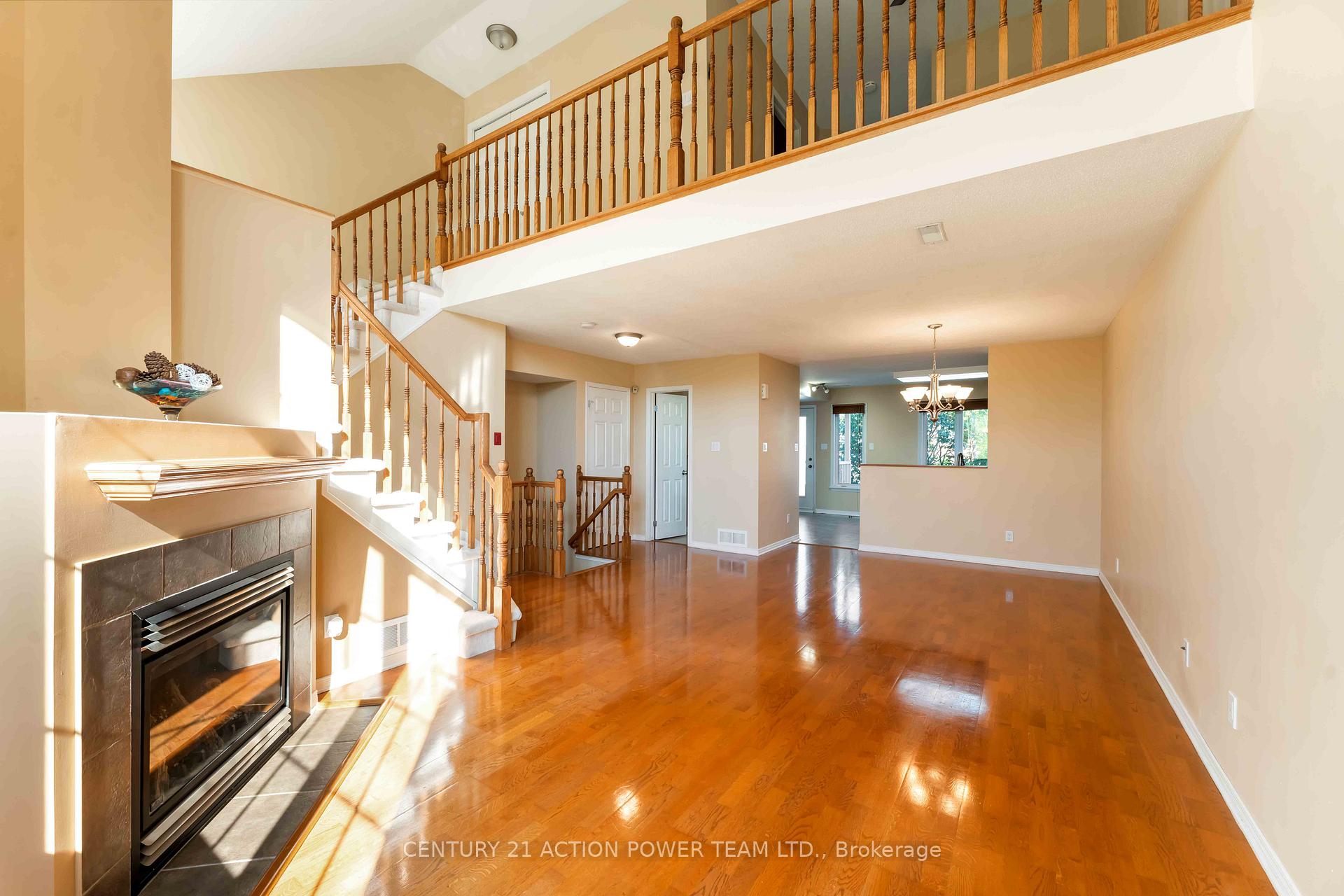 Photo 7 of 123 Gatestone Private, Ottawa, Beacon Hill South — HOMEH