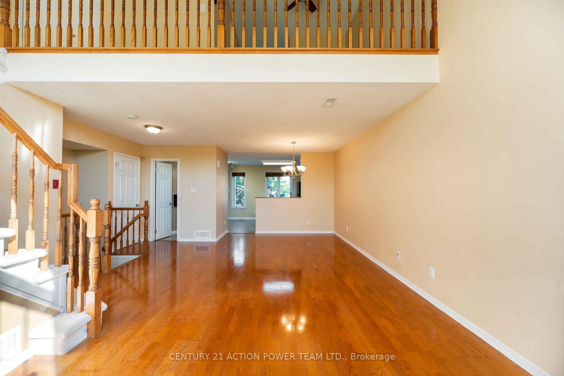 Photo 8 of 123 Gatestone Private, Ottawa, Beacon Hill South — HOMEH