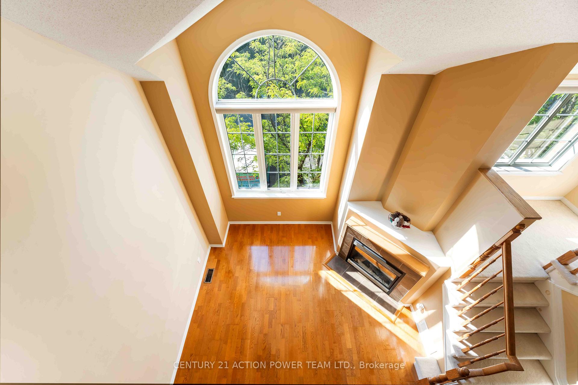 Photo 14 of 123 Gatestone Private, Ottawa, Beacon Hill South — HOMEH
