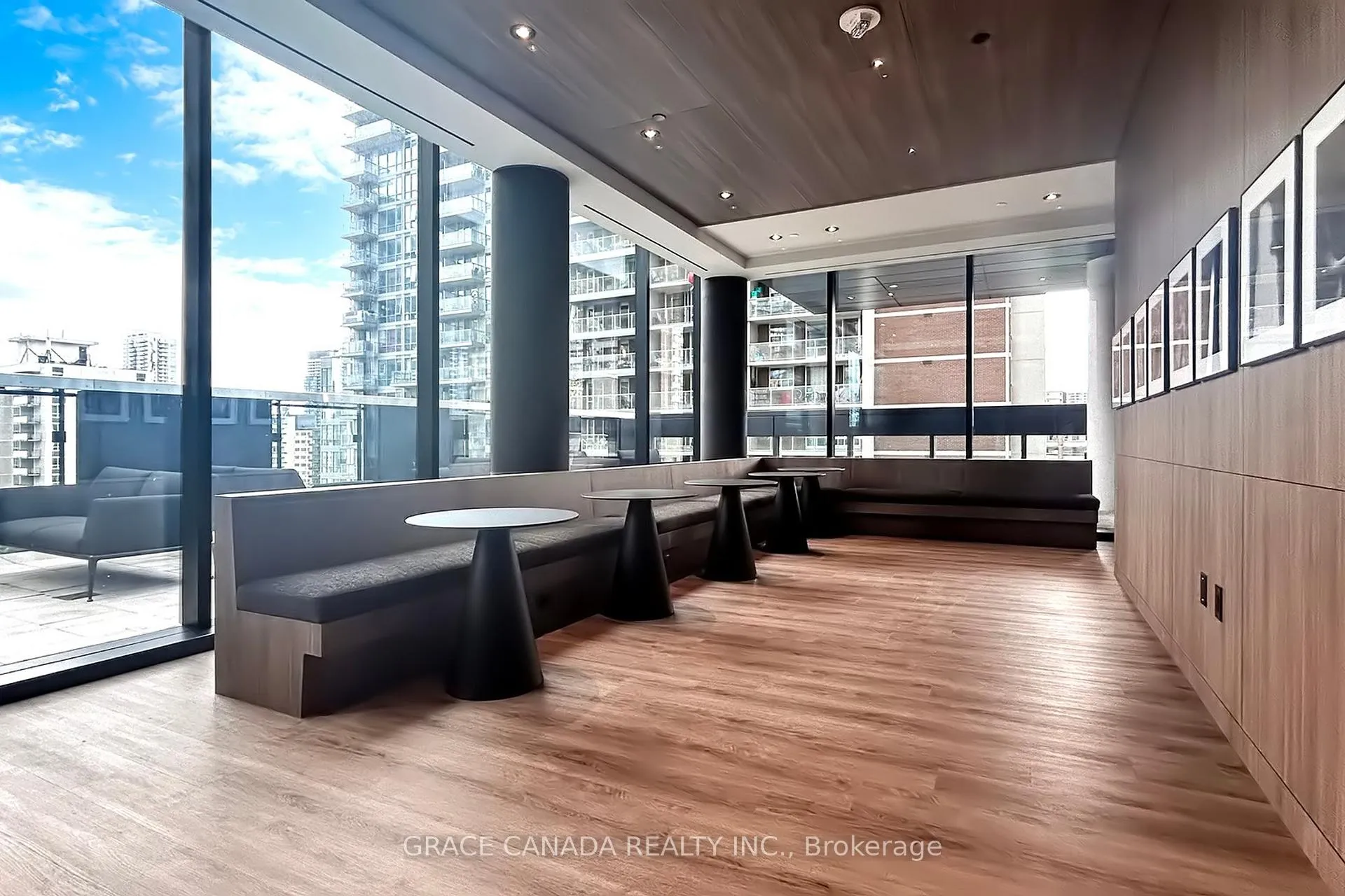 Photo 43 of Unit 5004, 55 Charles Street E, Toronto, Church-Yonge Corridor — HOMEH