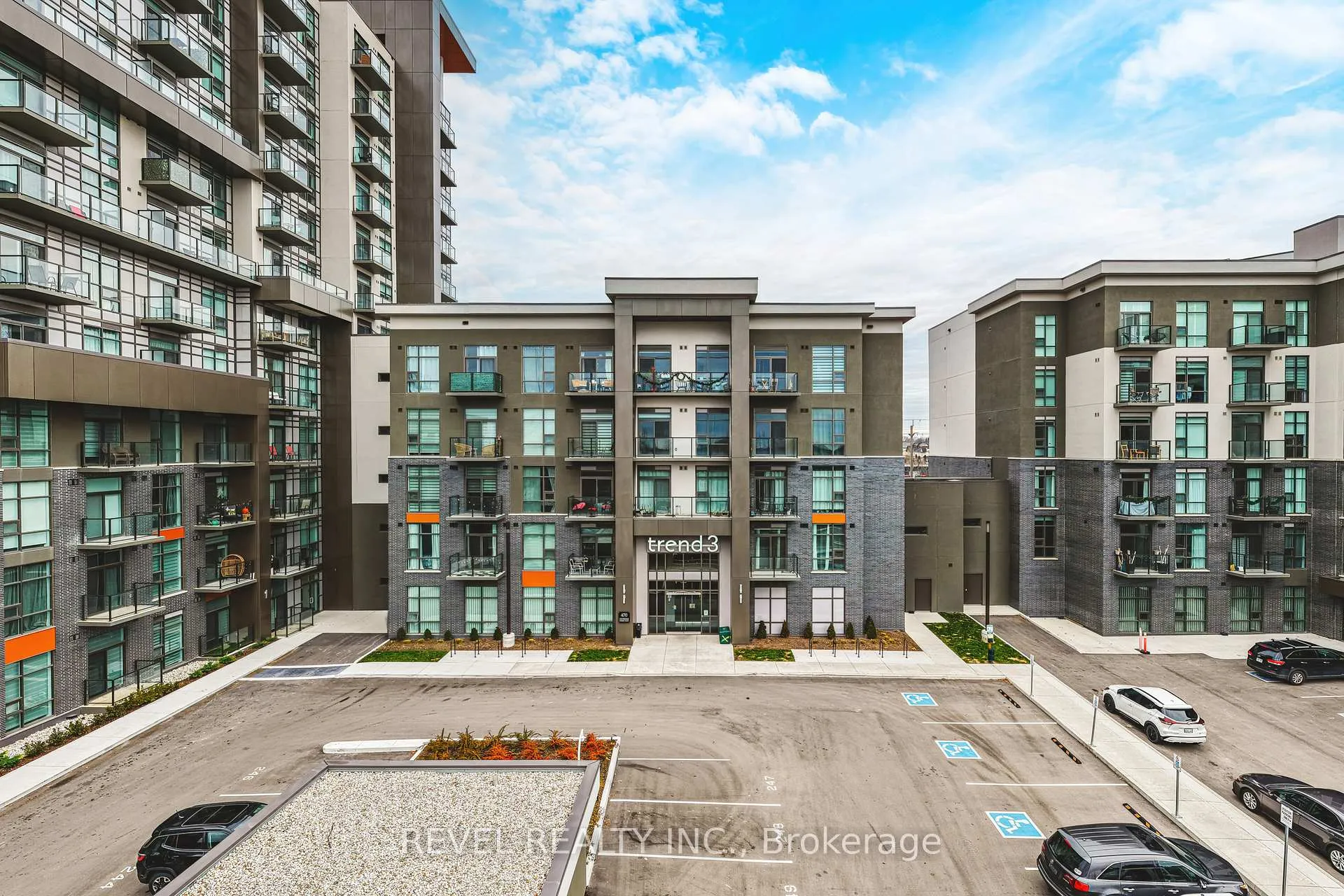 Photo 1 of Unit 613, 470 Dundas Street E, Hamilton, Waterdown — HOMEH