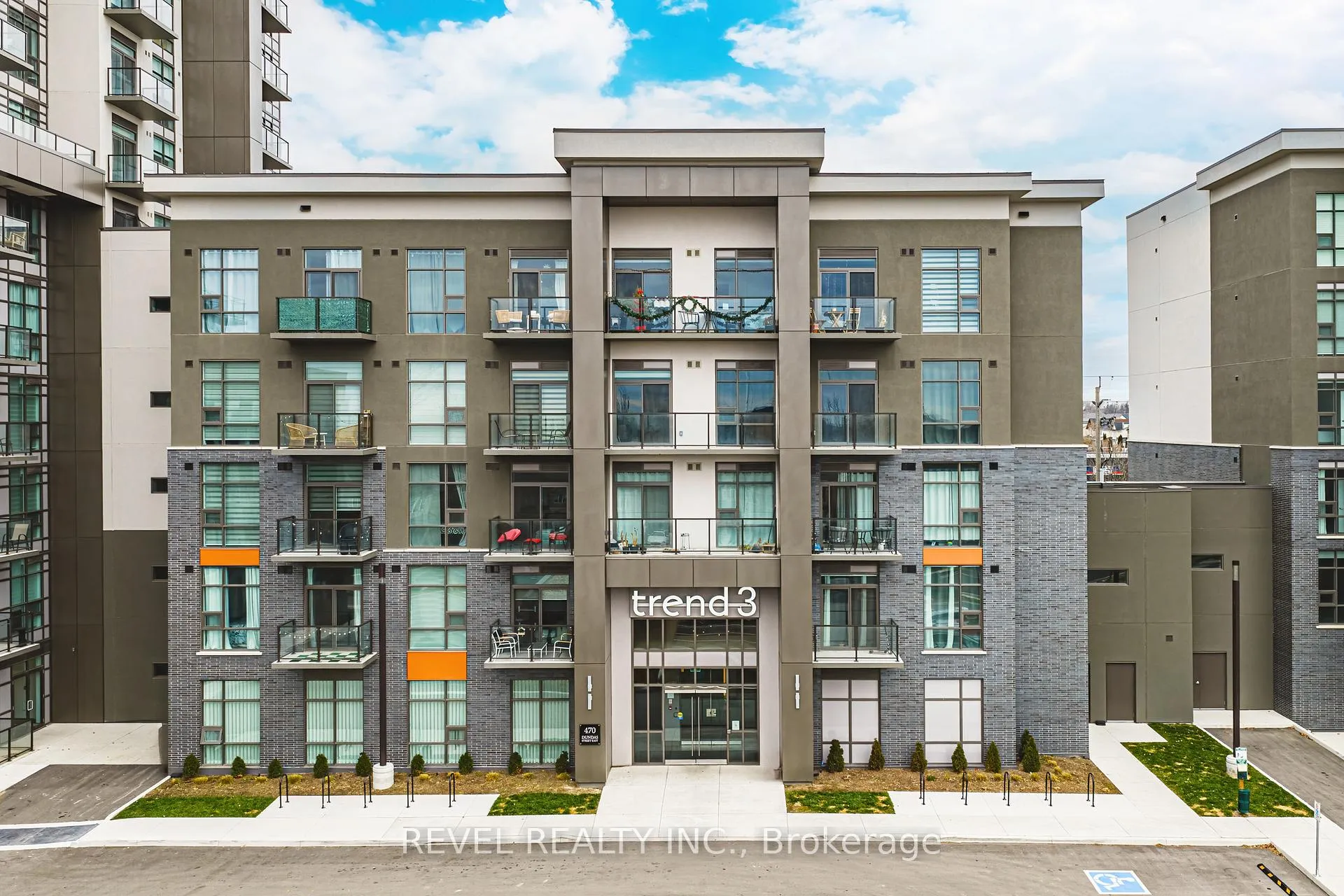 Photo 2 of Unit 613, 470 Dundas Street E, Hamilton, Waterdown — HOMEH