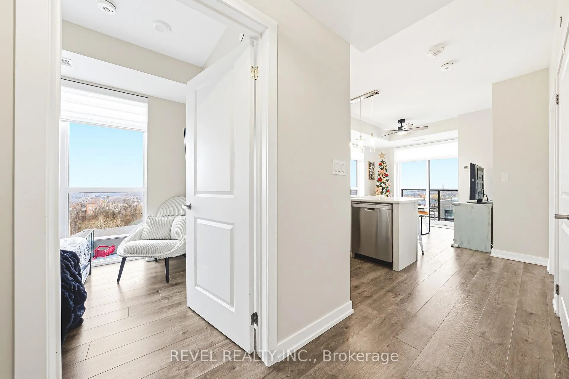 Photo 5 of Unit 613, 470 Dundas Street E, Hamilton, Waterdown — HOMEH