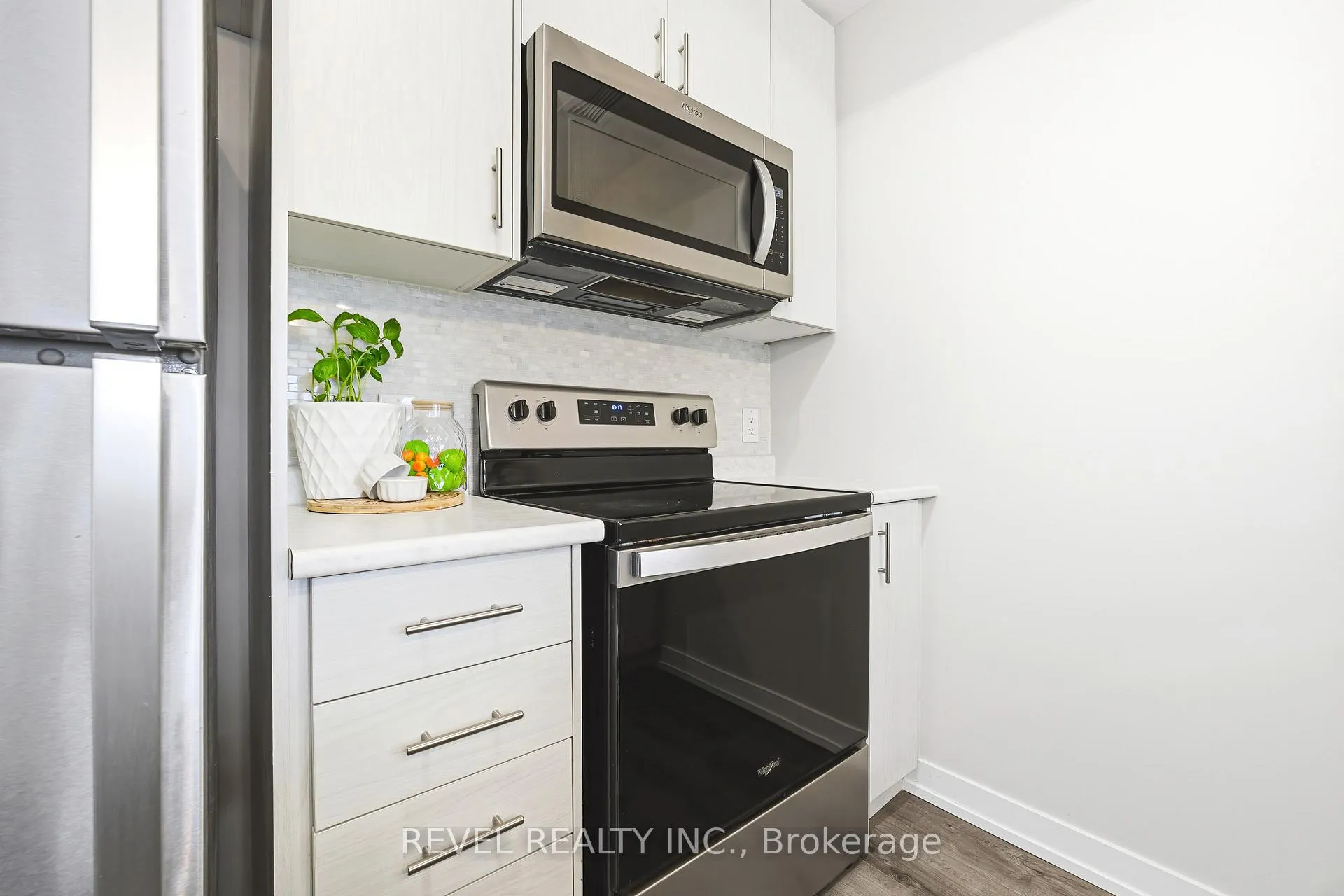 Photo 9 of Unit 613, 470 Dundas Street E, Hamilton, Waterdown — HOMEH