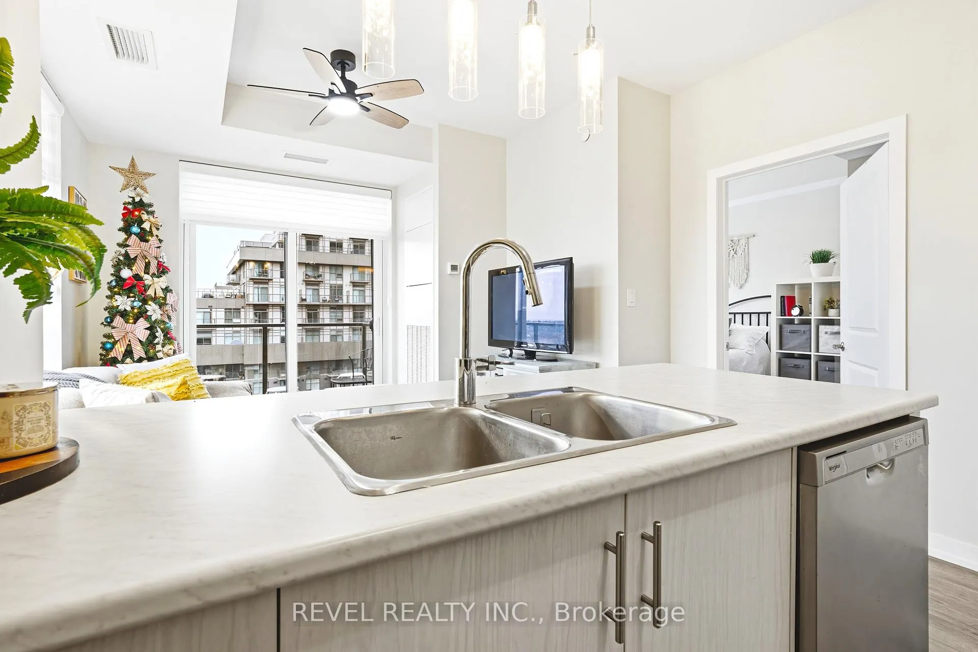 Photo 10 of Unit 613, 470 Dundas Street E, Hamilton, Waterdown — HOMEH