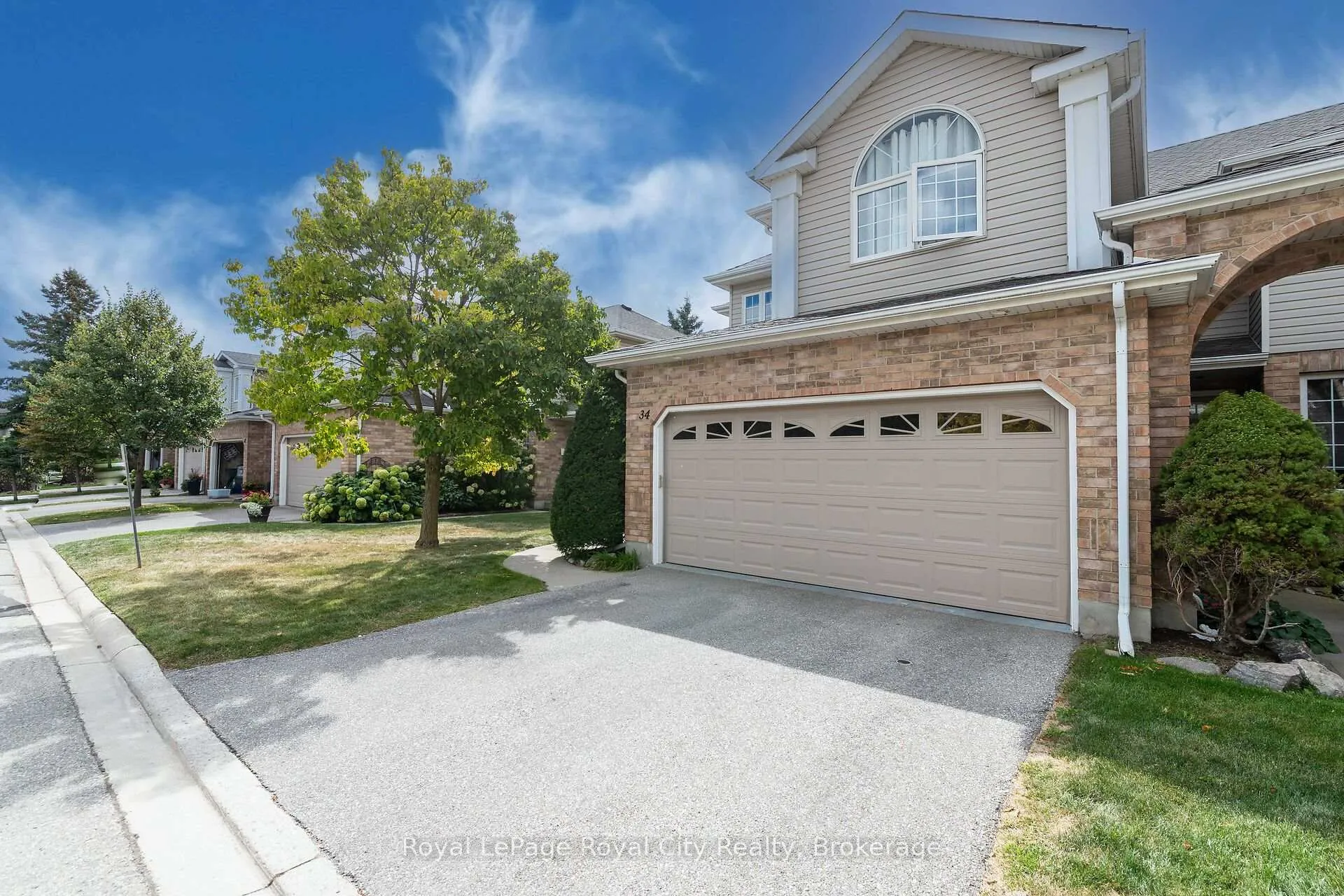 Photo 2 of Unit 34, 1550 Gordon Street, Guelph, Pineridge/Westminster Woods — HOMEH
