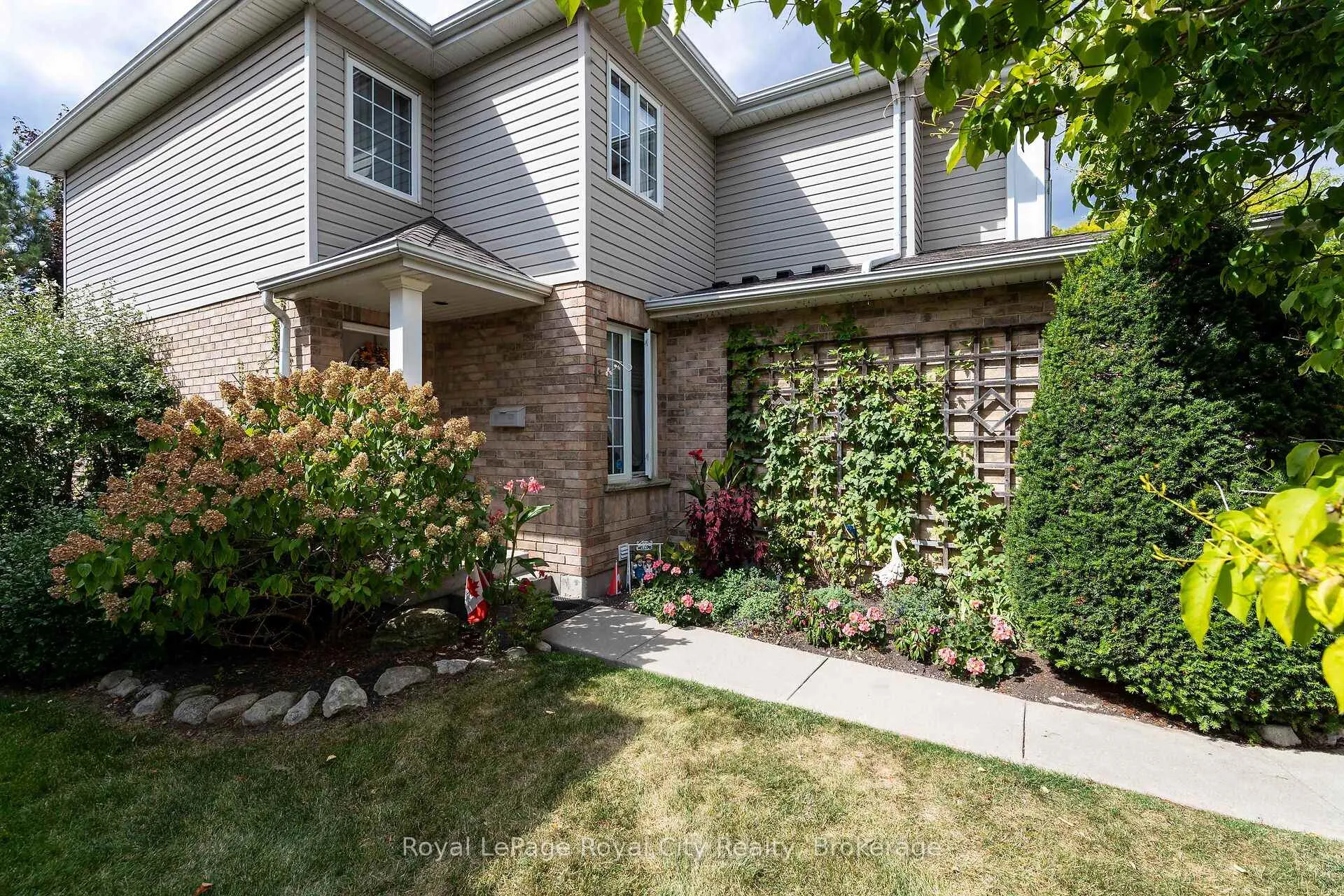 Photo 3 of Unit 34, 1550 Gordon Street, Guelph, Pineridge/Westminster Woods — HOMEH