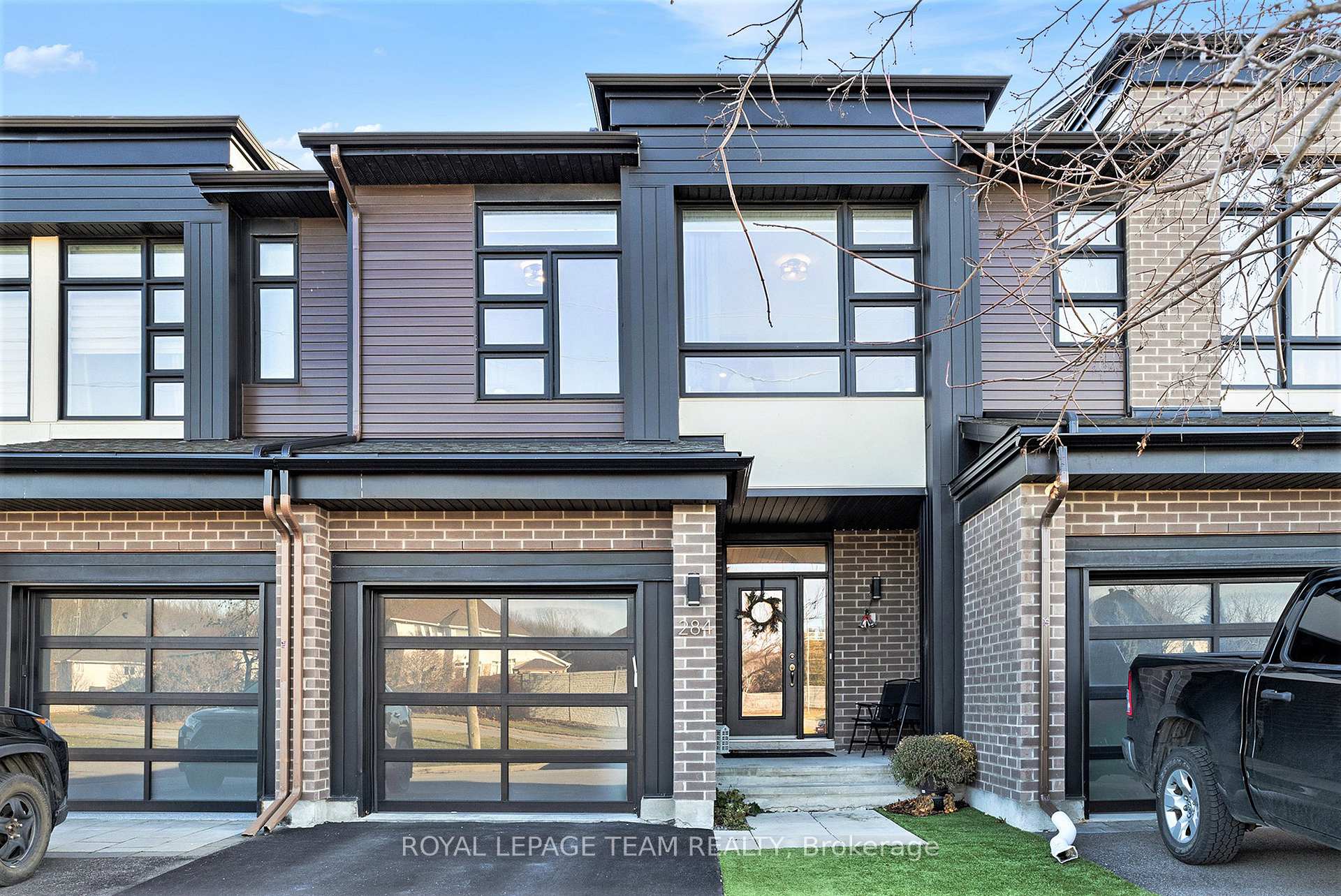 Front of 284 Dolce Crescent