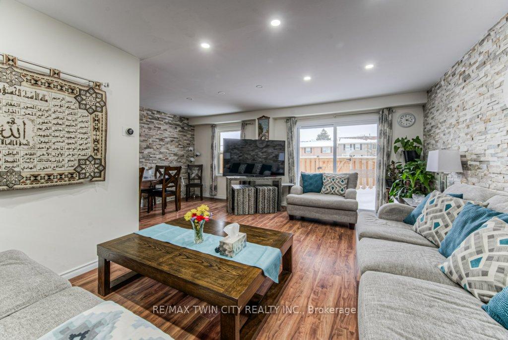 Photo 7 of Unit 7, 52 Montcalm Drive, Kitchener — HOMEH