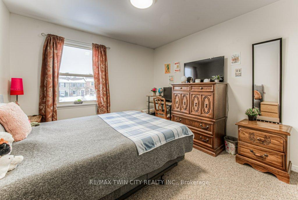 Photo 13 of Unit 7, 52 Montcalm Drive, Kitchener — HOMEH
