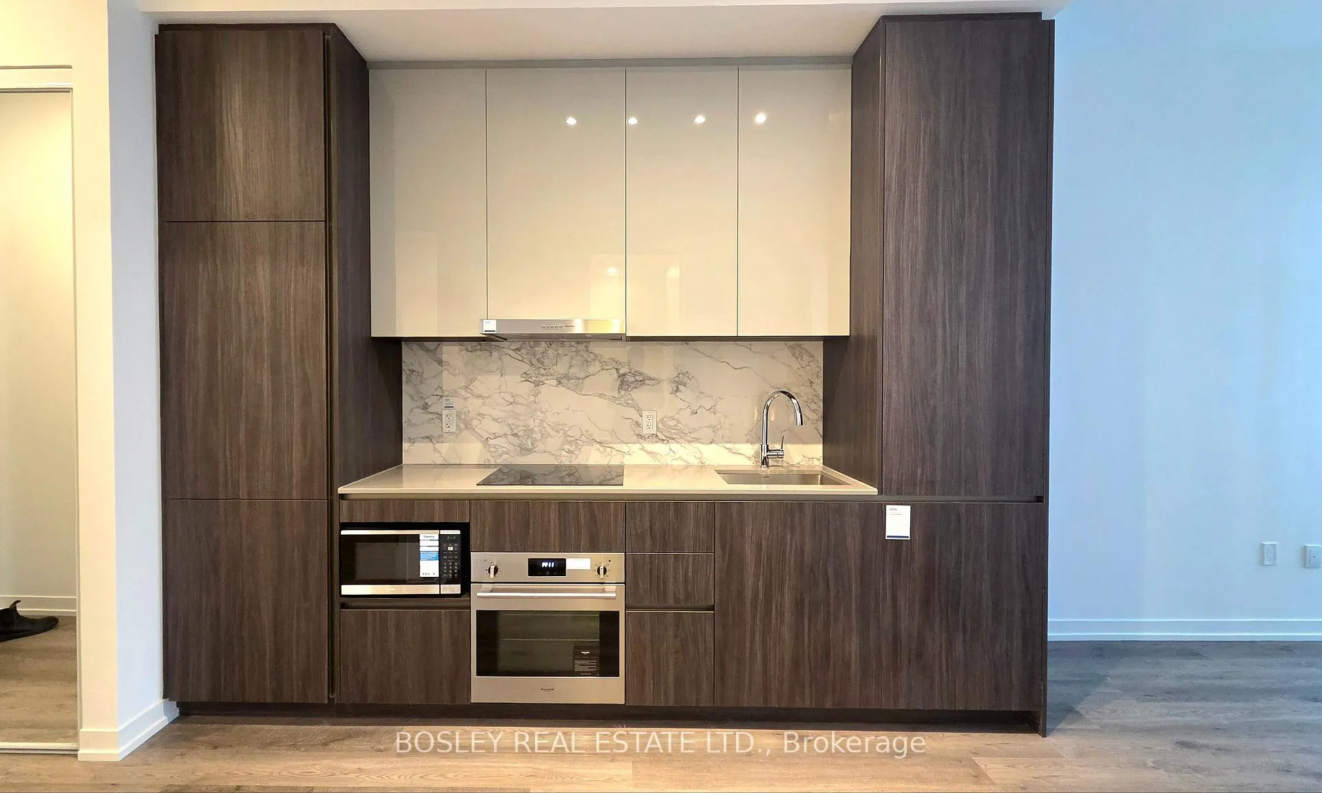 Photo 6 of Unit 3709, 8 Interchange Way, Vaughan, Vaughan Corporate Centre — HOMEH