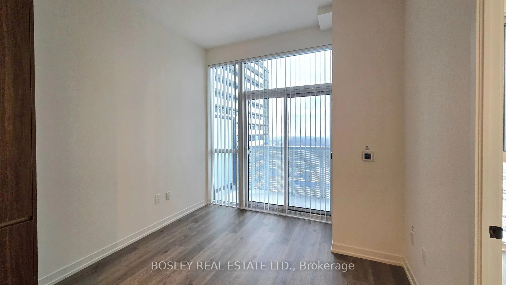 Photo 7 of Unit 3709, 8 Interchange Way, Vaughan, Vaughan Corporate Centre — HOMEH