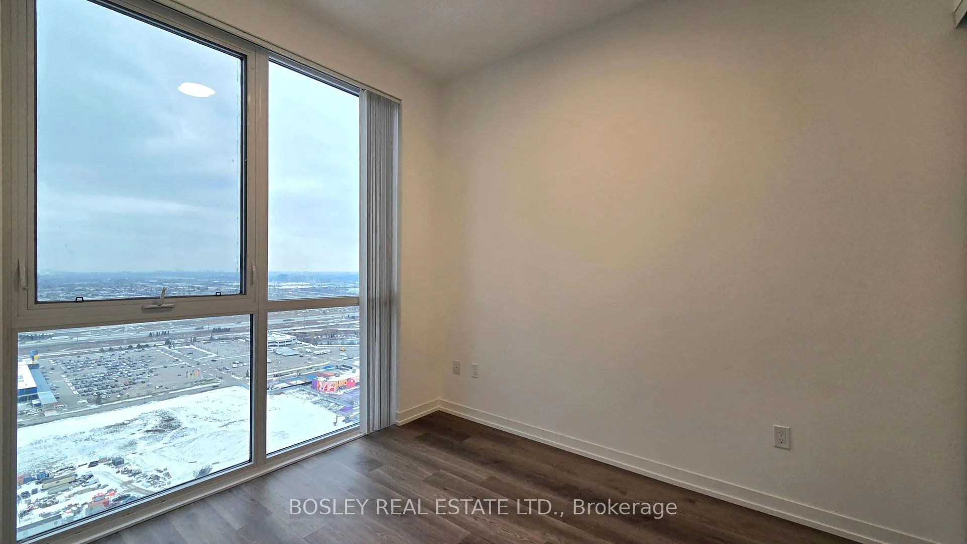 Photo 8 of Unit 3709, 8 Interchange Way, Vaughan, Vaughan Corporate Centre — HOMEH