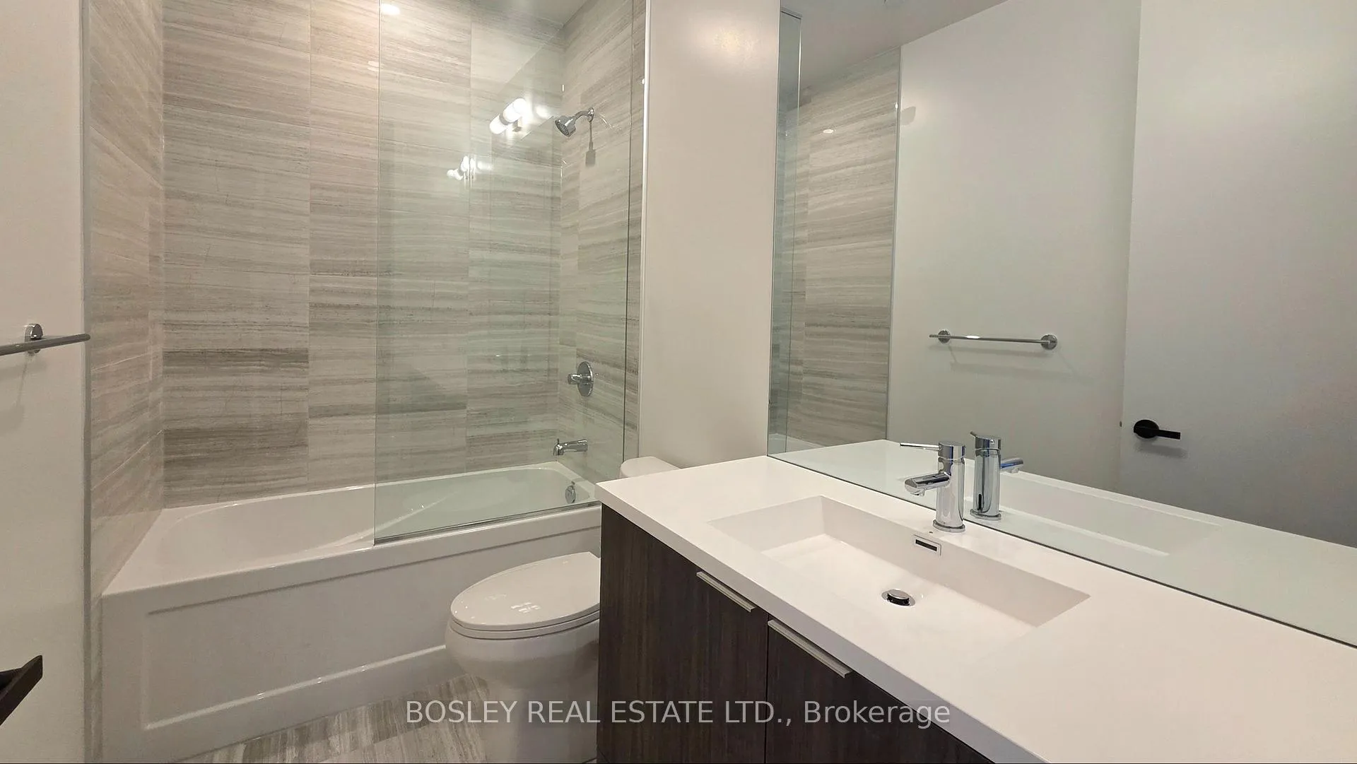 Photo 10 of Unit 3709, 8 Interchange Way, Vaughan, Vaughan Corporate Centre — HOMEH