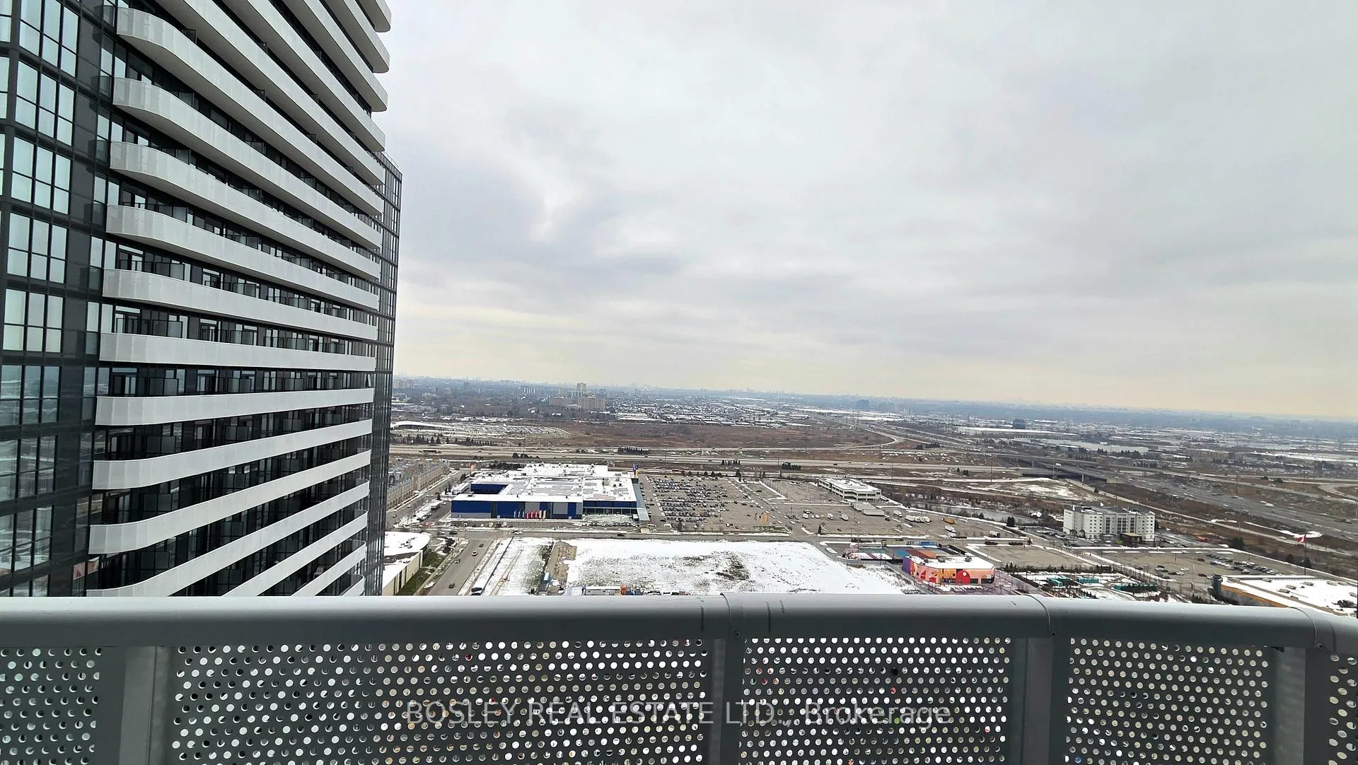 Photo 11 of Unit 3709, 8 Interchange Way, Vaughan, Vaughan Corporate Centre — HOMEH