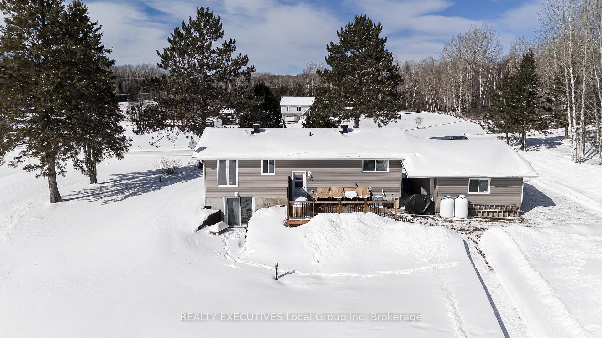 Photo 4 of 843 River Road, Chisholm — HOMEH