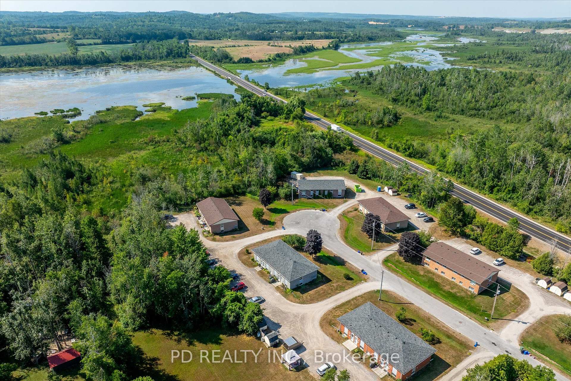 Photo 4 of Unit C, 102 Rita Crescent, Kawartha Lakes, Omemee — HOMEH