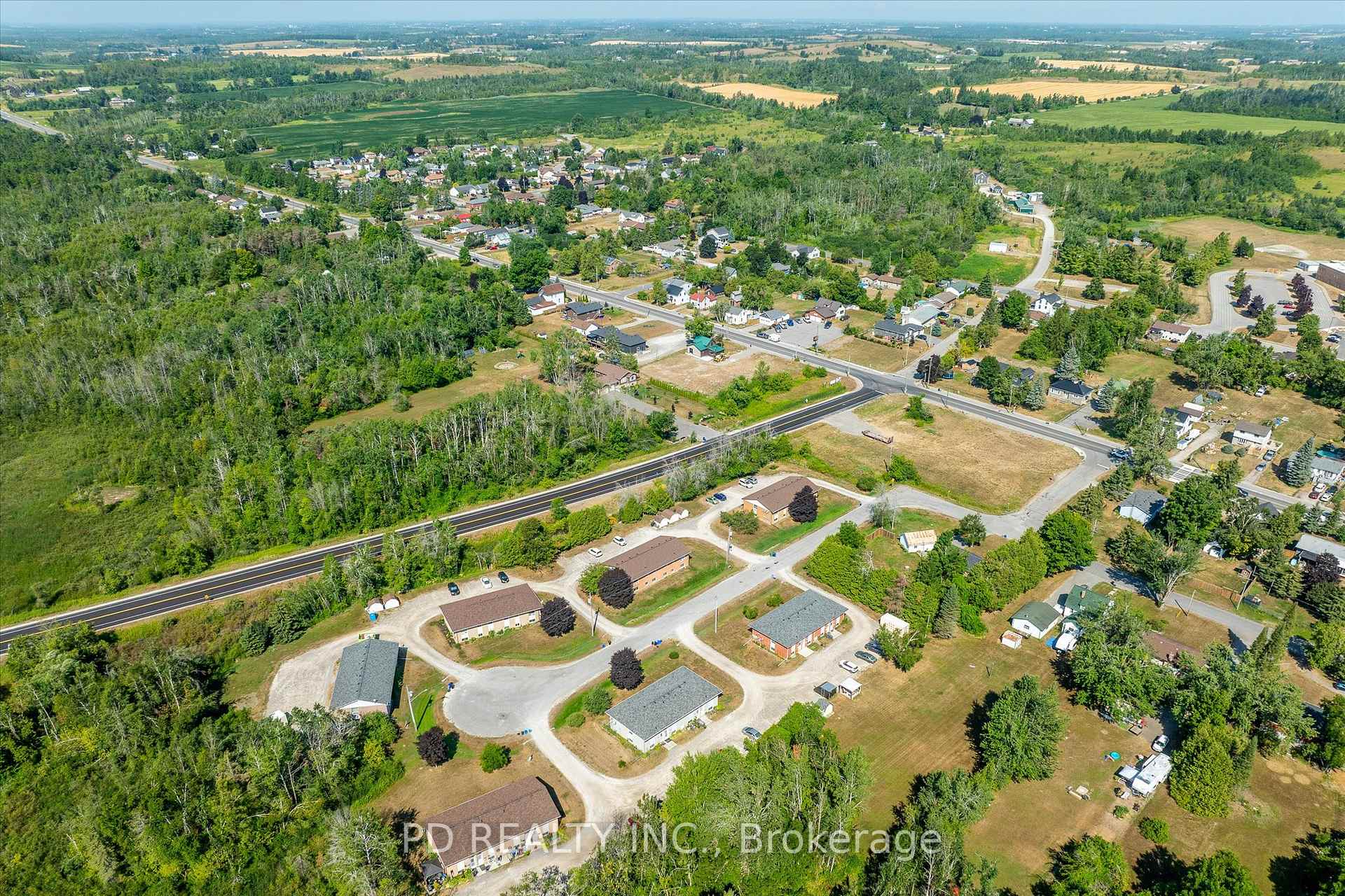 Photo 8 of Unit C, 102 Rita Crescent, Kawartha Lakes, Omemee — HOMEH