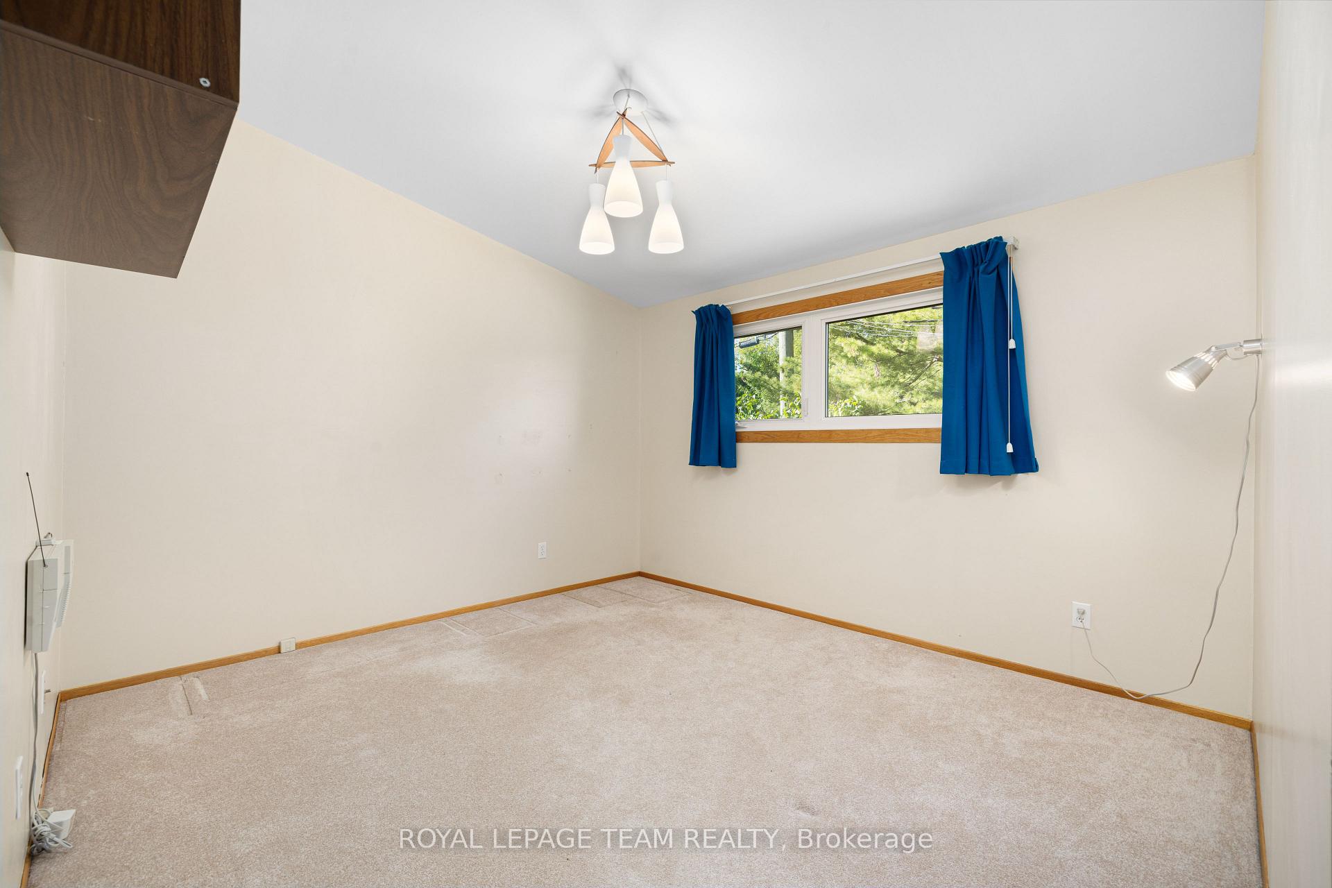 Photo 18 of 660 Sandra Avenue, Ottawa, Elmvale Acres — HOMEH