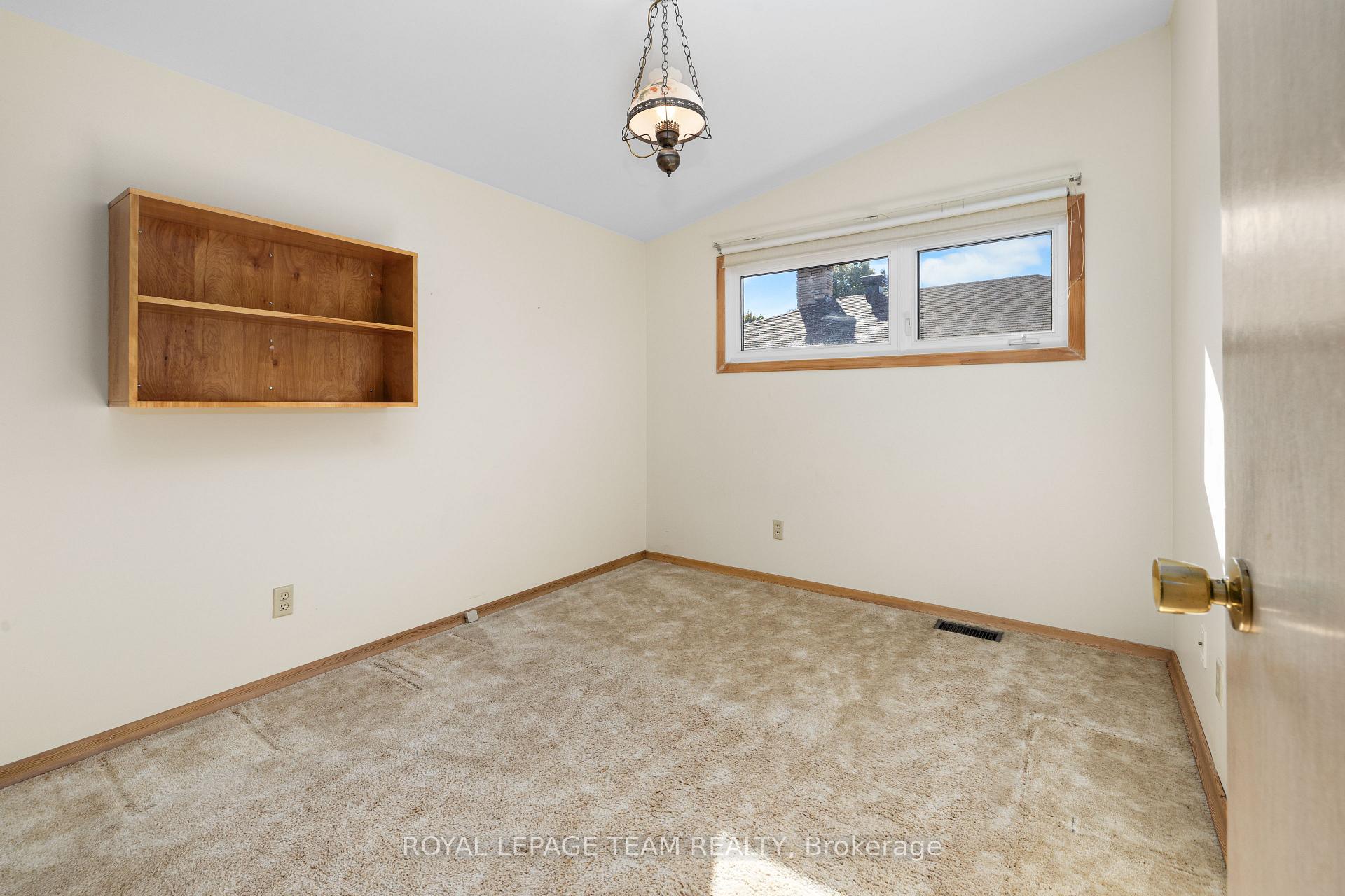 Photo 20 of 660 Sandra Avenue, Ottawa, Elmvale Acres — HOMEH