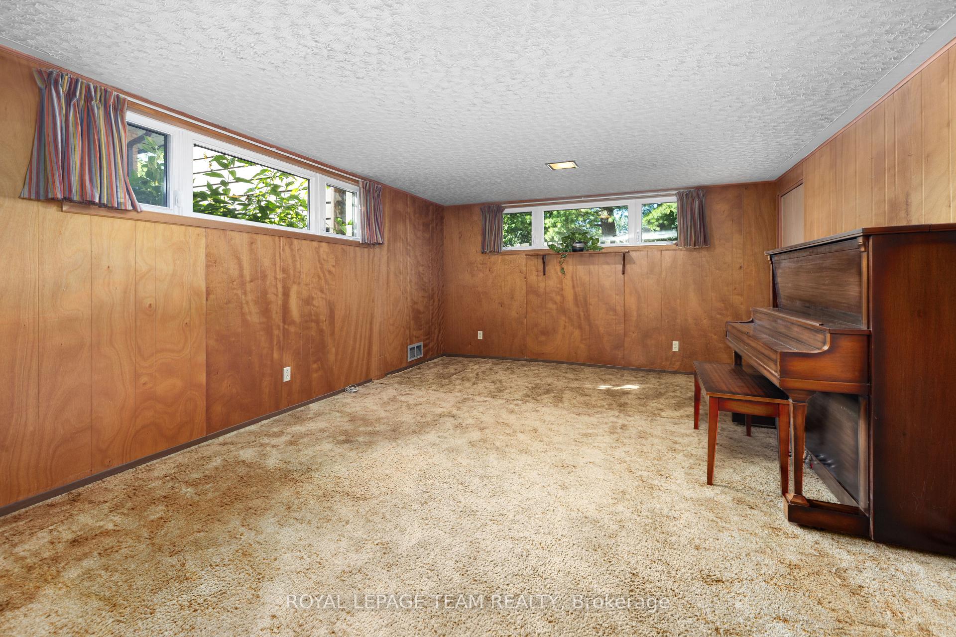 Photo 24 of 660 Sandra Avenue, Ottawa, Elmvale Acres — HOMEH