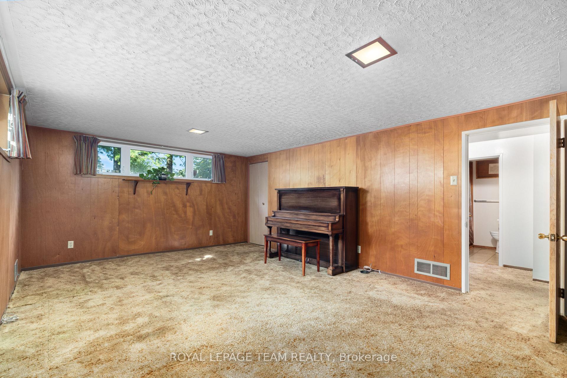 Photo 22 of 660 Sandra Avenue, Ottawa, Elmvale Acres — HOMEH