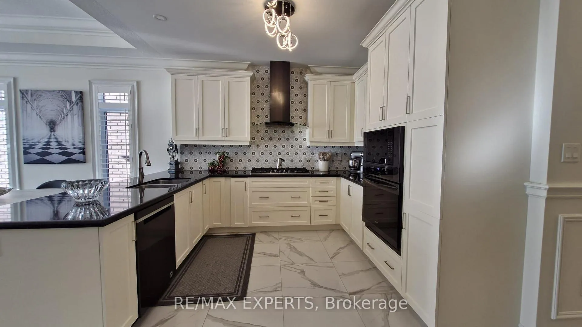 Photo 7 of Unit 32, 68 Summerhill Drive, New Tecumseth, Alliston — HOMEH