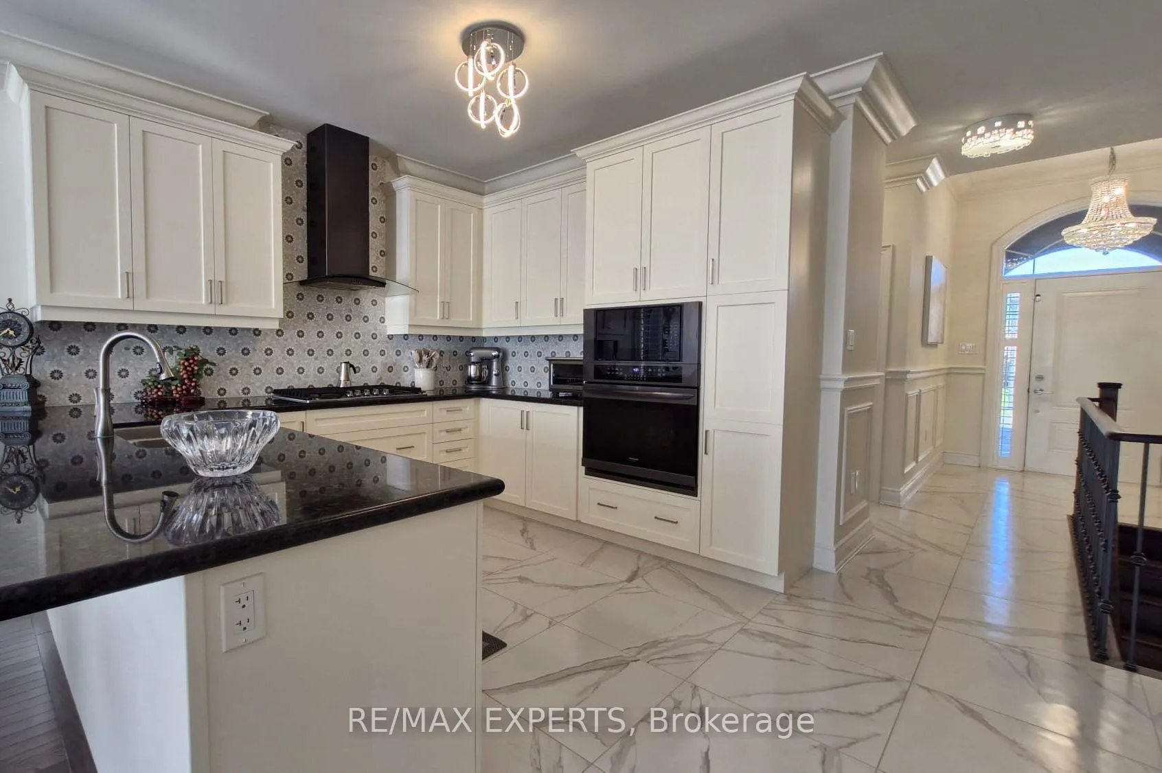 Photo 10 of Unit 32, 68 Summerhill Drive, New Tecumseth, Alliston — HOMEH
