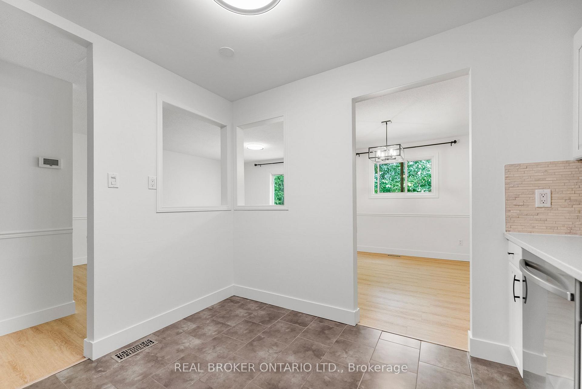 Photo 10 of 83 E Glen Park Drive, Ottawa, Blackburn Hamlet (South) — HOMEH