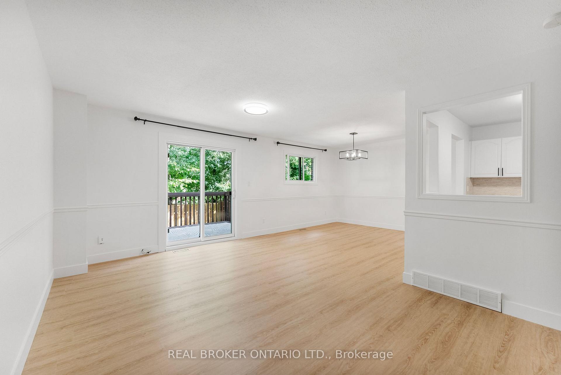 Photo 12 of 83 E Glen Park Drive, Ottawa, Blackburn Hamlet (South) — HOMEH