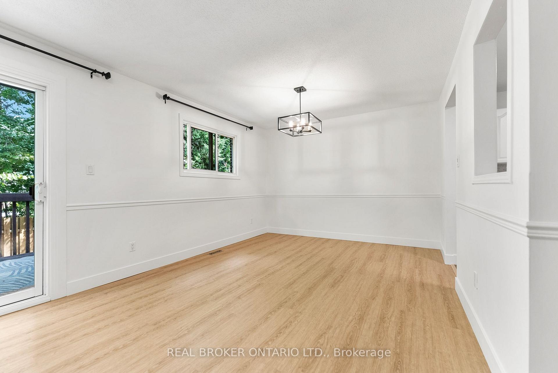 Photo 14 of 83 E Glen Park Drive, Ottawa, Blackburn Hamlet (South) — HOMEH