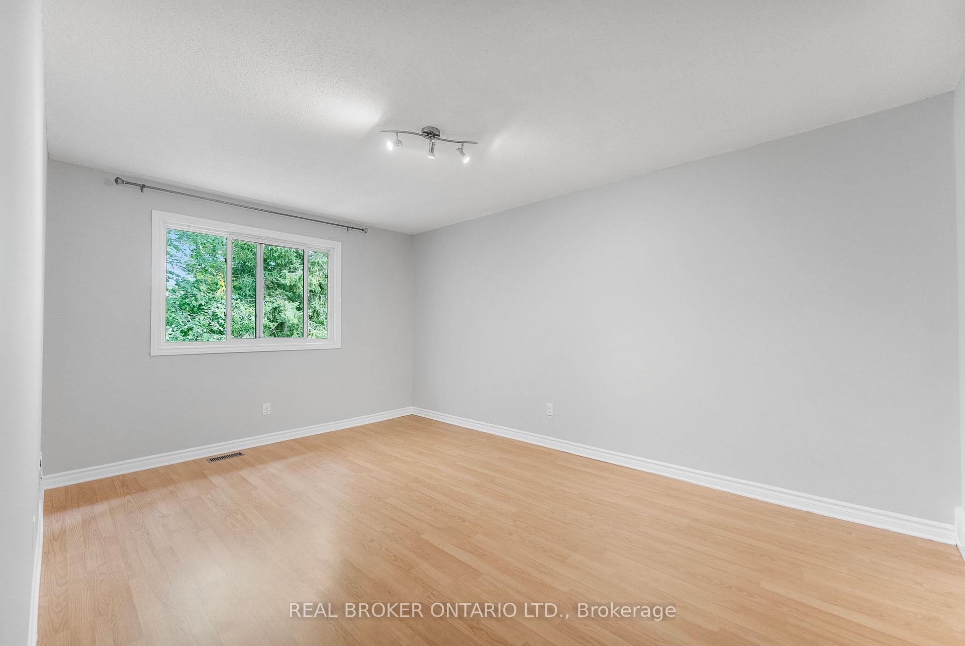 Photo 25 of 83 E Glen Park Drive, Ottawa, Blackburn Hamlet (South) — HOMEH