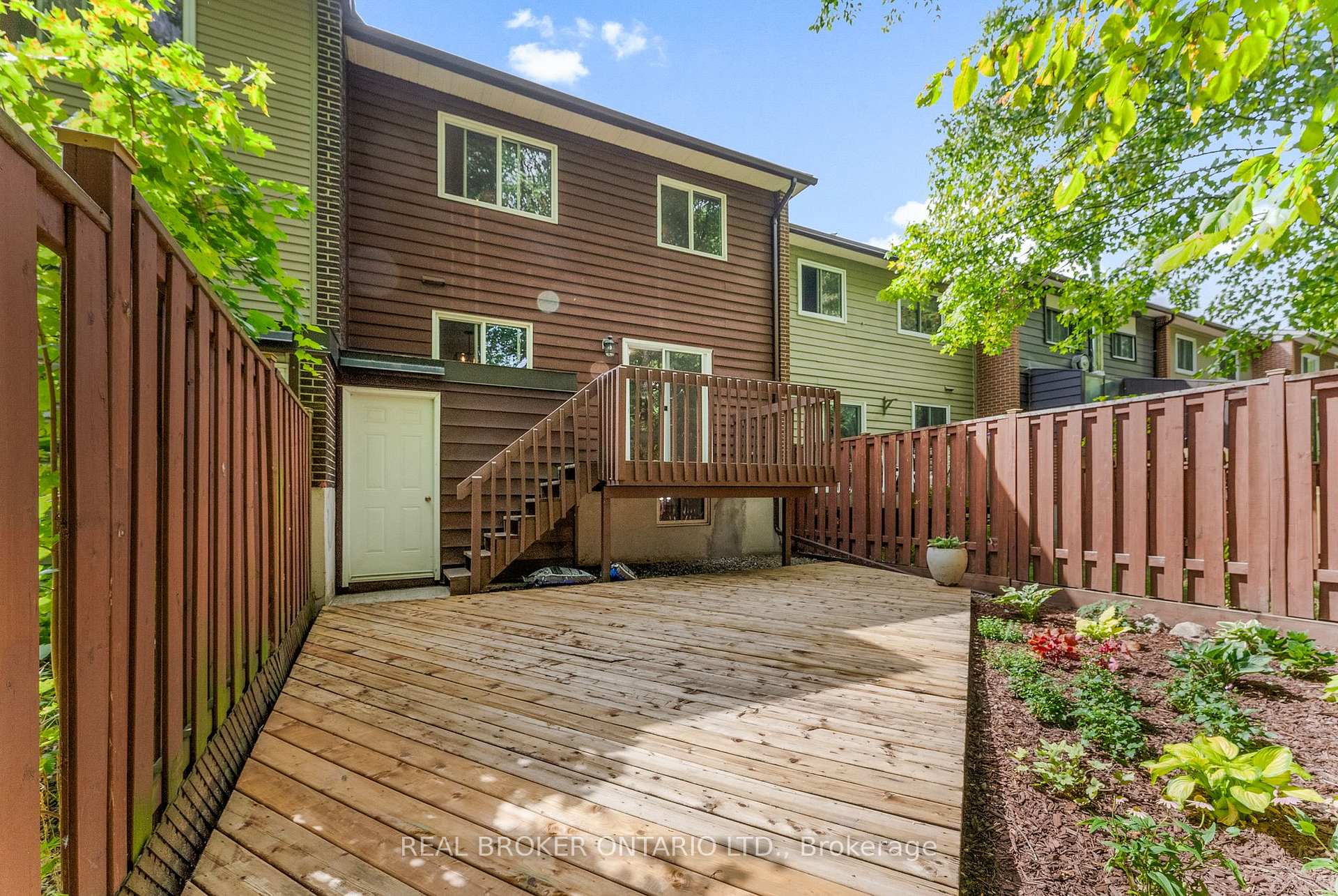 Photo 31 of 83 E Glen Park Drive, Ottawa, Blackburn Hamlet (South) — HOMEH