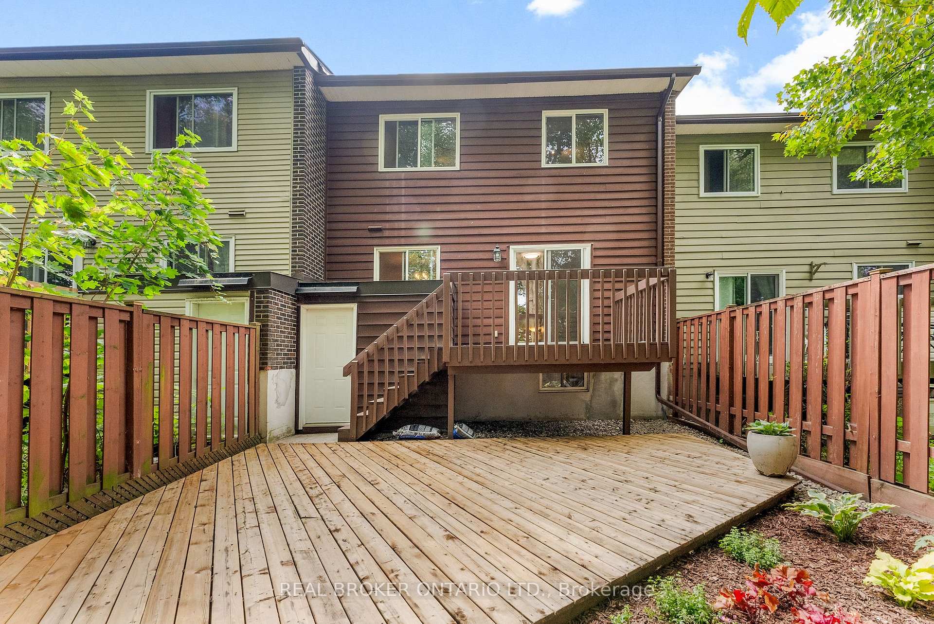 Photo 32 of 83 E Glen Park Drive, Ottawa, Blackburn Hamlet (South) — HOMEH