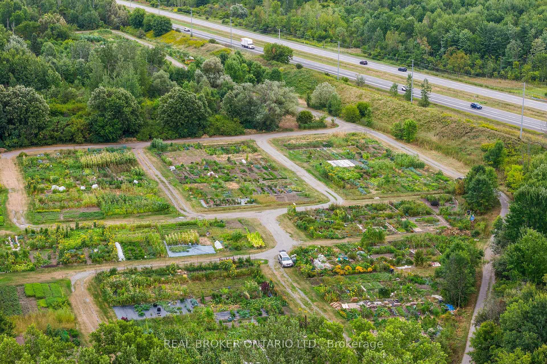 Photo 39 of 83 E Glen Park Drive, Ottawa, Blackburn Hamlet (South) — HOMEH