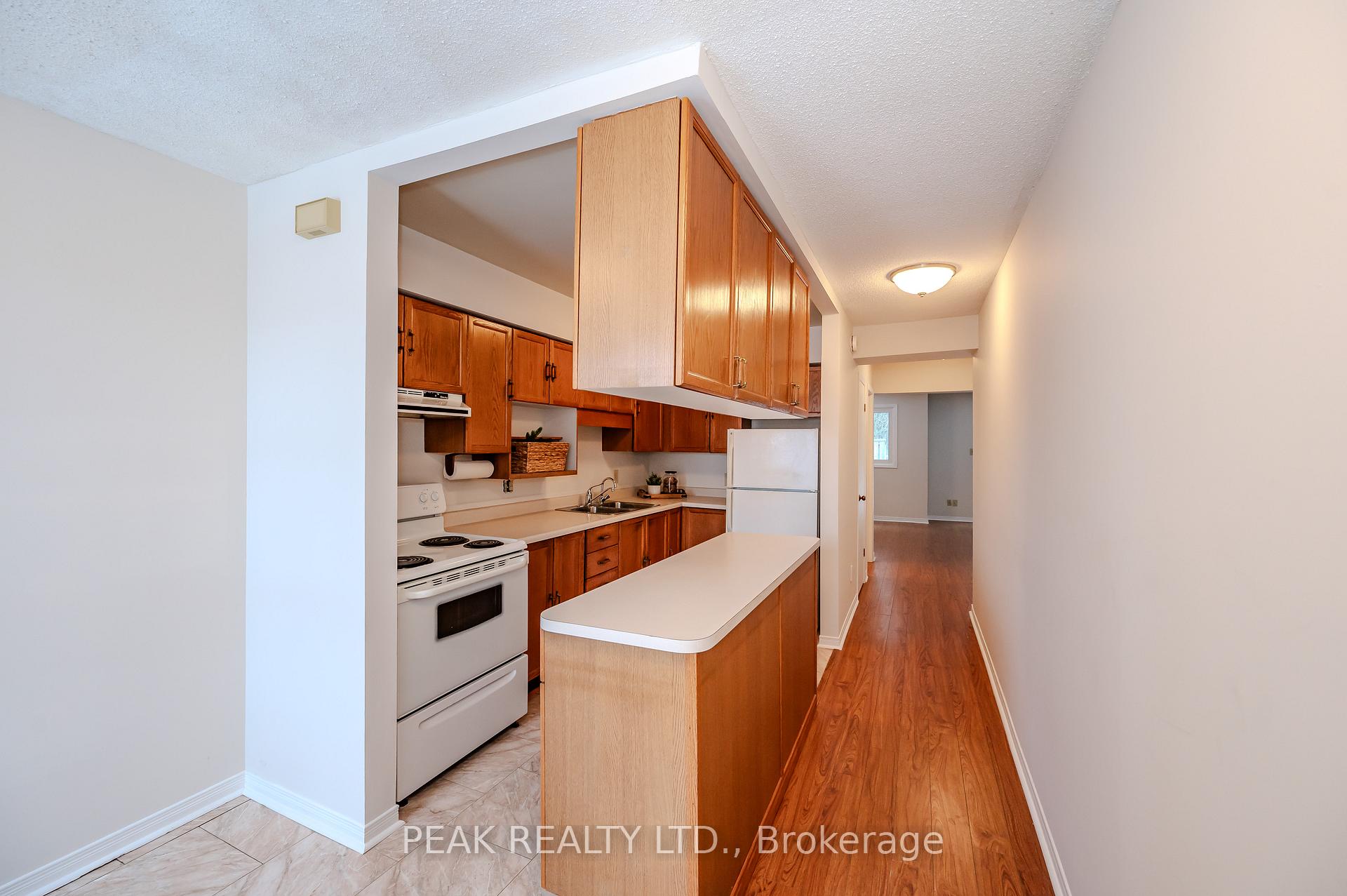 Photo 4 of Unit 3, 180 Highland Crescent, Kitchener — HOMEH