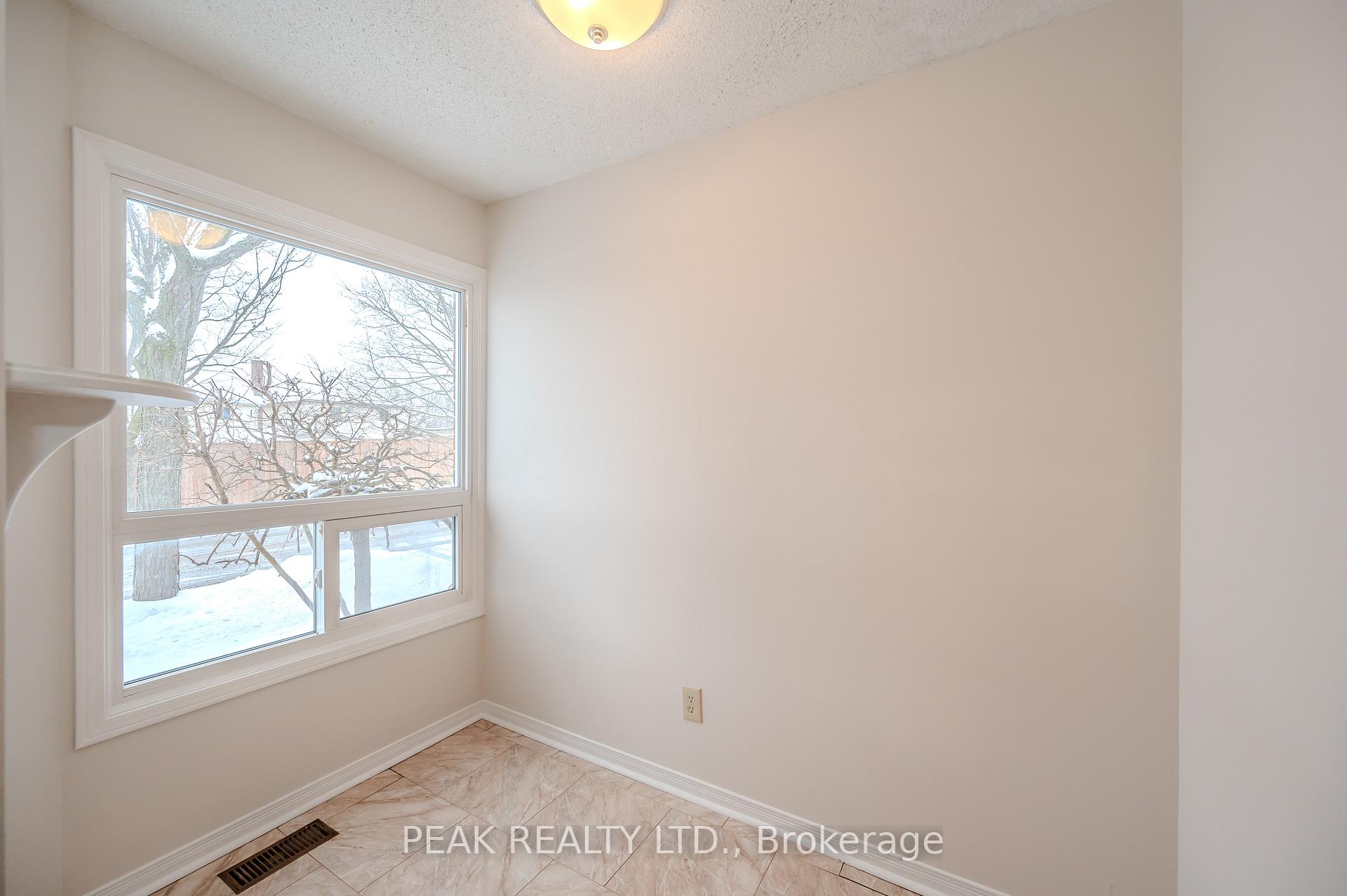 Photo 5 of Unit 3, 180 Highland Crescent, Kitchener — HOMEH