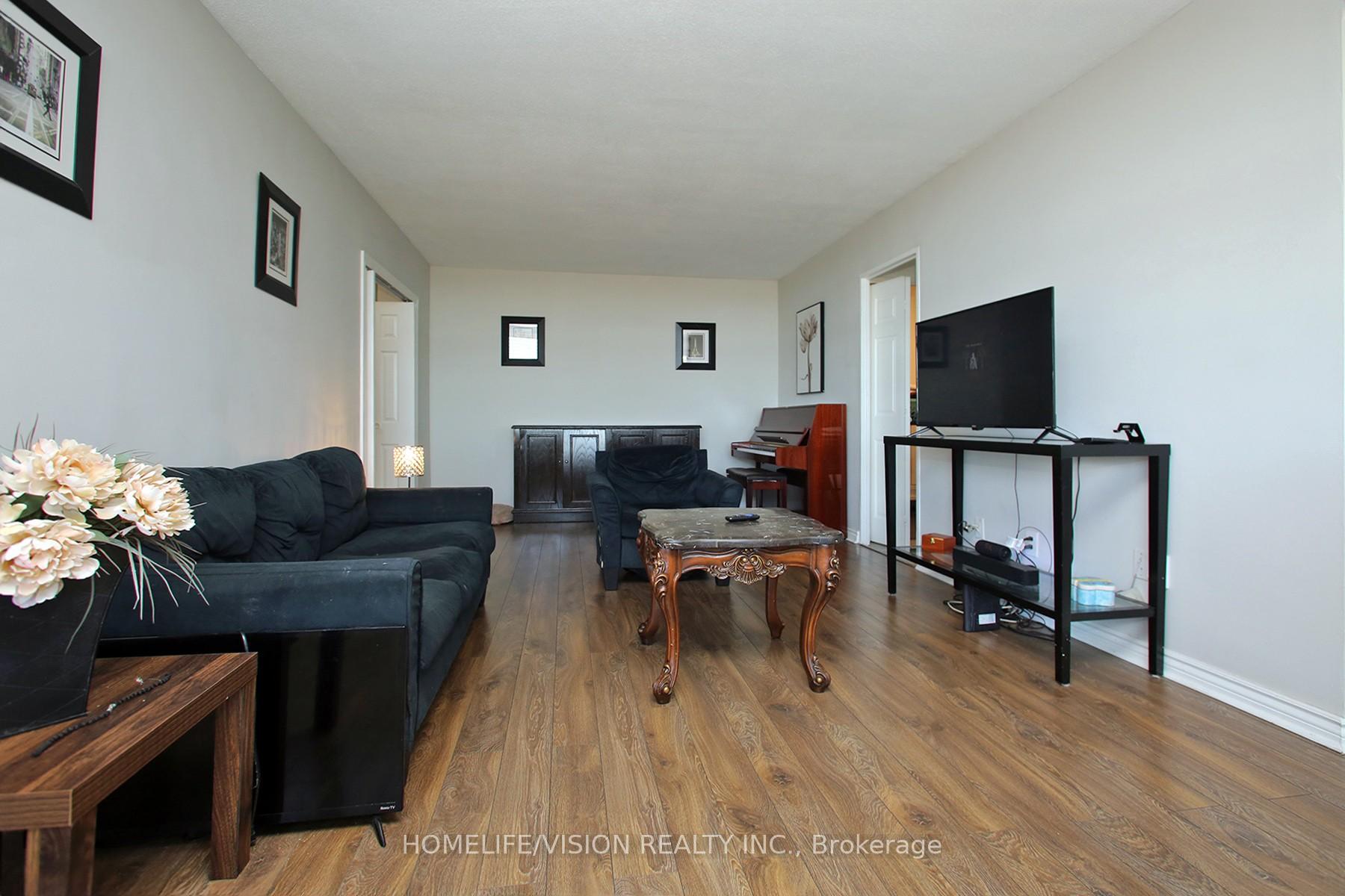 Photo 3 of Unit 1701, 60 Pavane Linkway, Toronto, Flemingdon Park — HOMEH