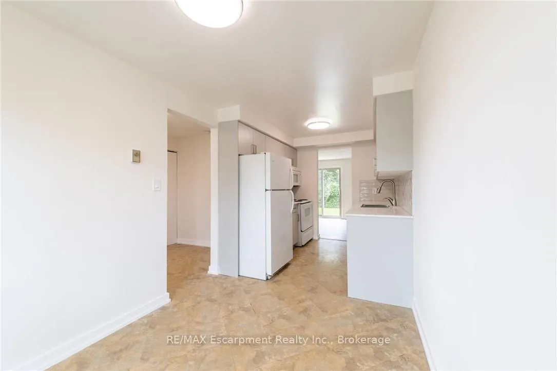 Photo 7 of Unit 55, 40 Imperial Road N, Guelph, Willow West/Sugarbush/West Acres — HOMEH