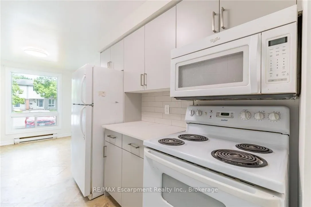 Photo 13 of Unit 55, 40 Imperial Road N, Guelph, Willow West/Sugarbush/West Acres — HOMEH