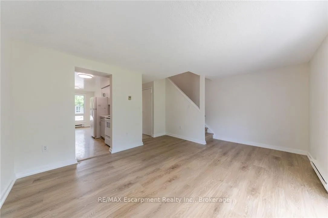 Photo 15 of Unit 55, 40 Imperial Road N, Guelph, Willow West/Sugarbush/West Acres — HOMEH