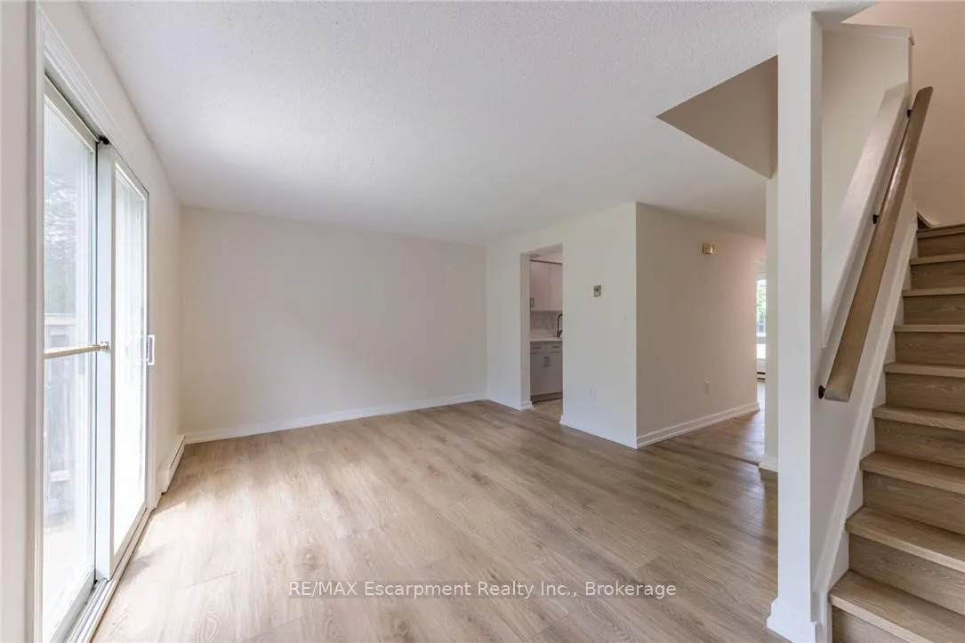 Photo 16 of Unit 55, 40 Imperial Road N, Guelph, Willow West/Sugarbush/West Acres — HOMEH