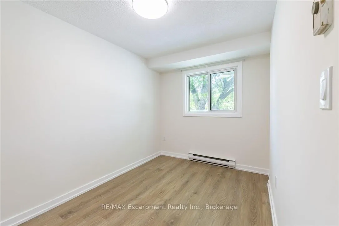 Photo 23 of Unit 55, 40 Imperial Road N, Guelph, Willow West/Sugarbush/West Acres — HOMEH