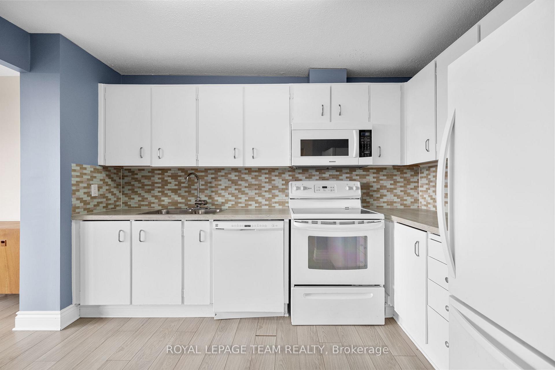 Photo 18 of Unit 704, 1505 Baseline Road, Ottawa, Copeland Park — HOMEH