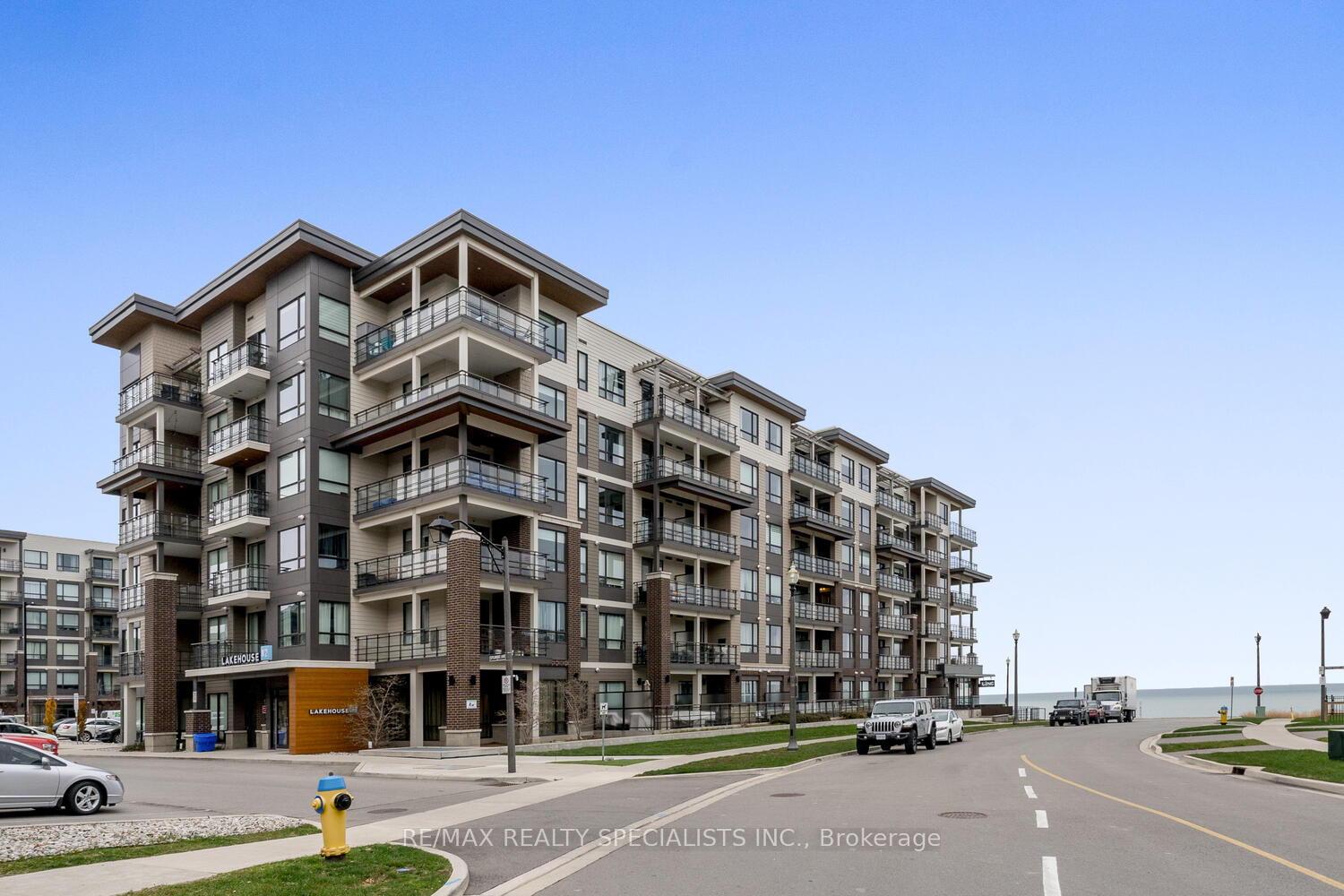 Front of Unit 207, 10 Esplanade Lane