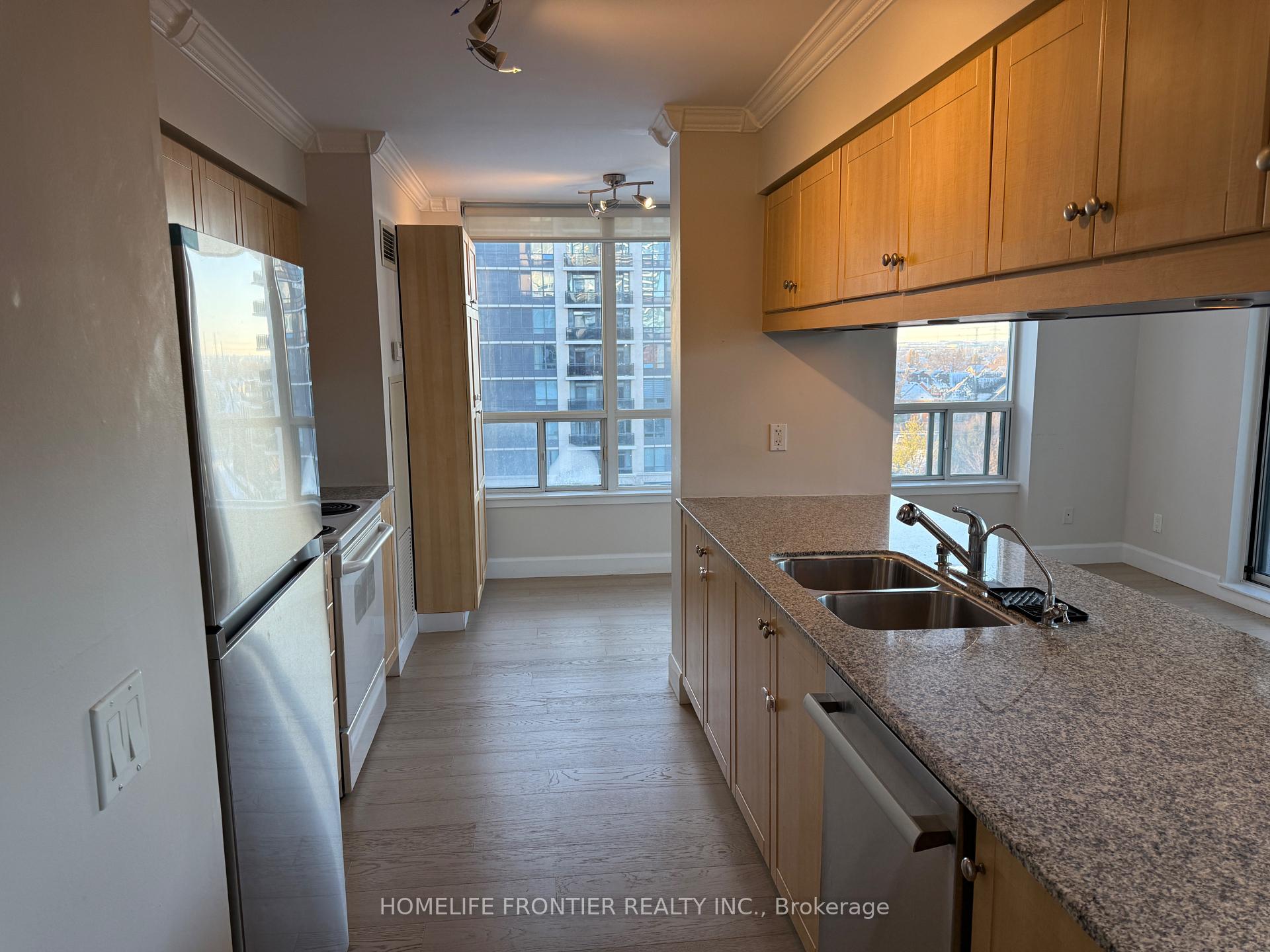 Photo 2 of Unit 512, 50 Disera Drive, Vaughan, Beverley Glen — HOMEH