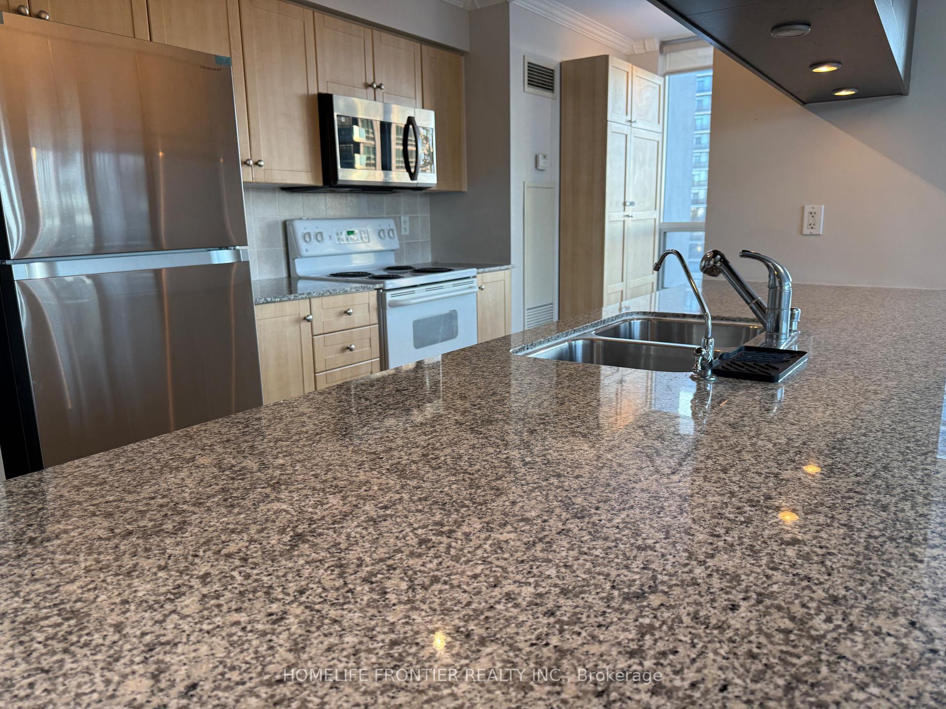 Photo 3 of Unit 512, 50 Disera Drive, Vaughan, Beverley Glen — HOMEH
