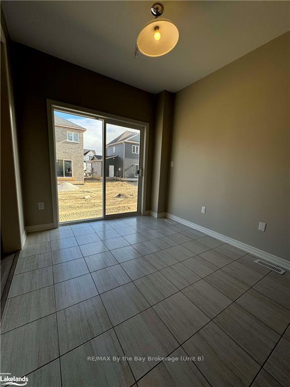 Photo 10 of 205 Clipper Drive, Clearview, Stayner — HOMEH
